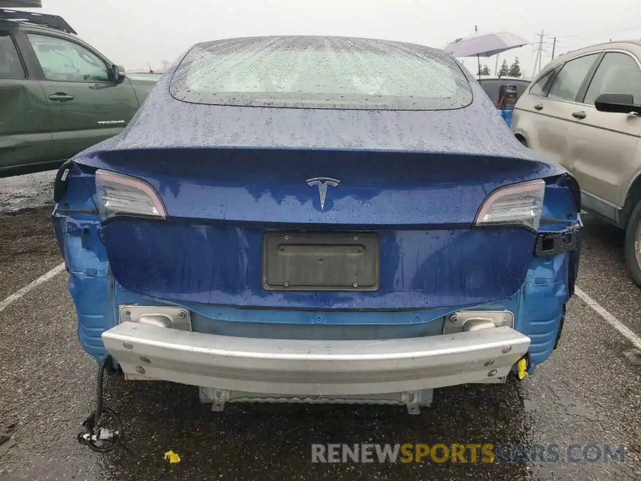 6 Photograph of a damaged car 5YJ3E1EA2LF710285 TESLA MODEL 3 2020