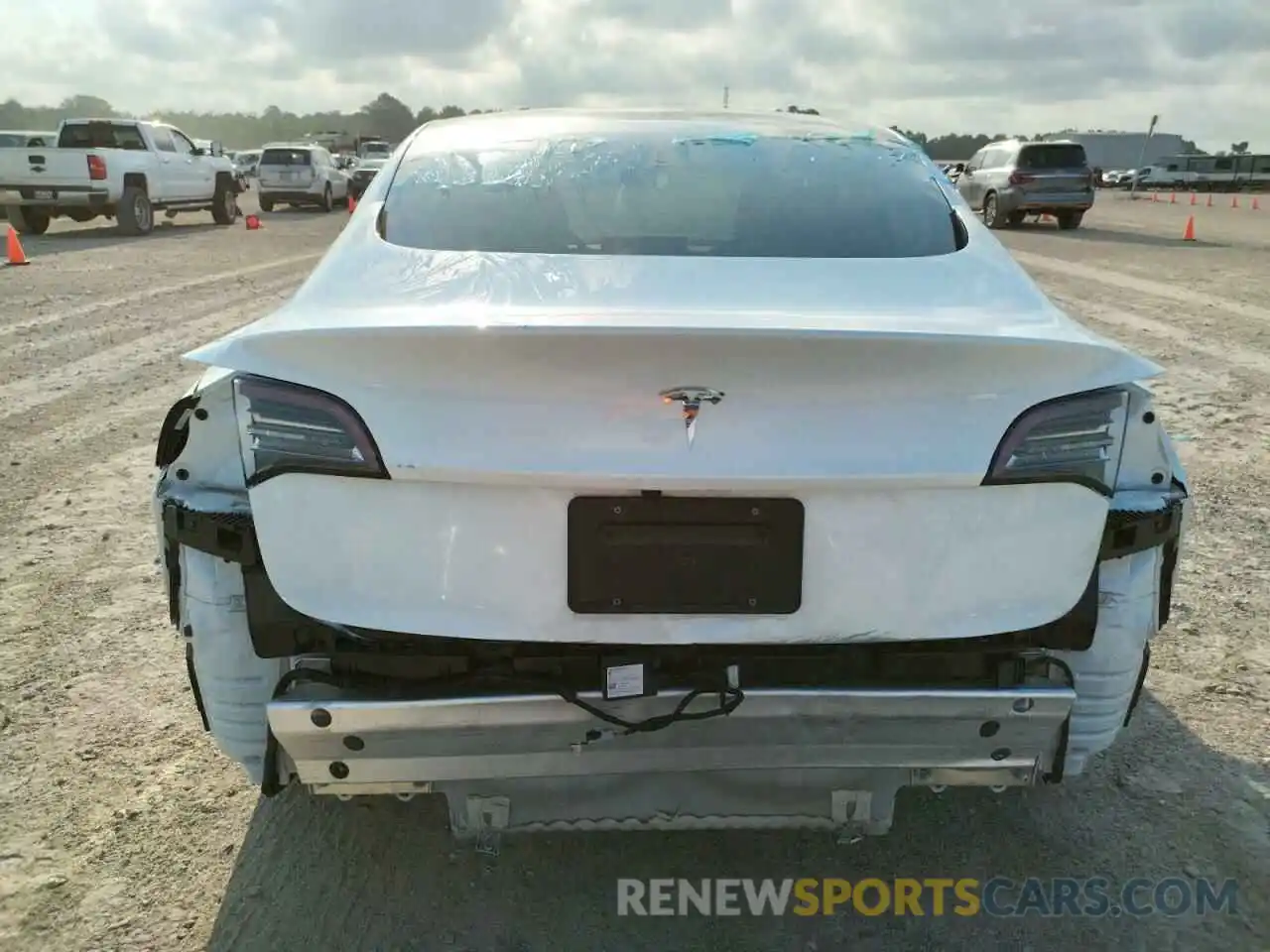 9 Photograph of a damaged car 5YJ3E1EA2LF718127 TESLA MODEL 3 2020