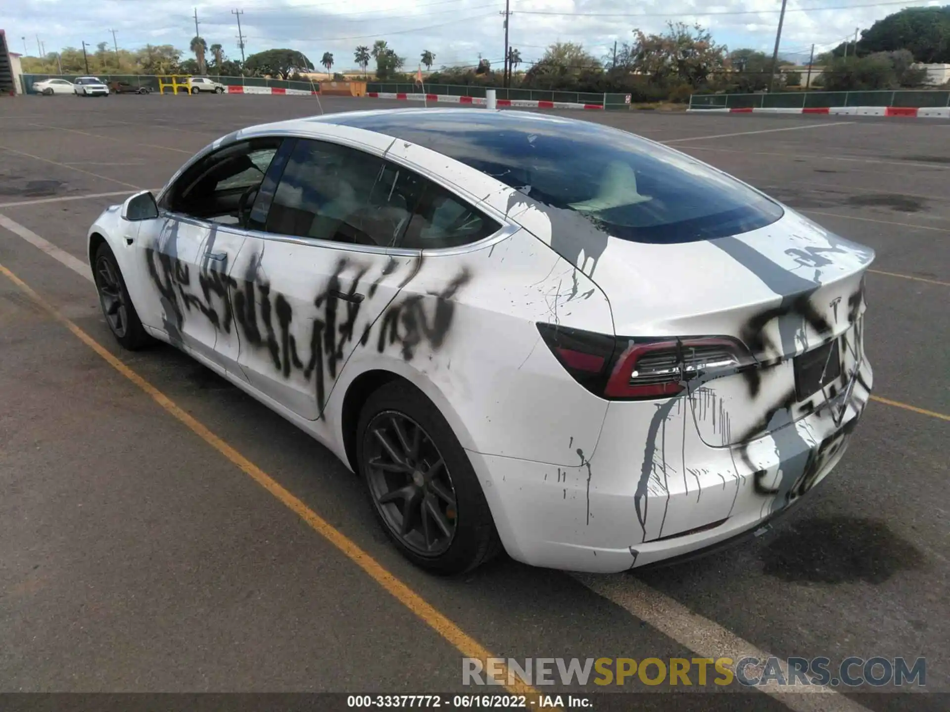 3 Photograph of a damaged car 5YJ3E1EA2LF720864 TESLA MODEL 3 2020