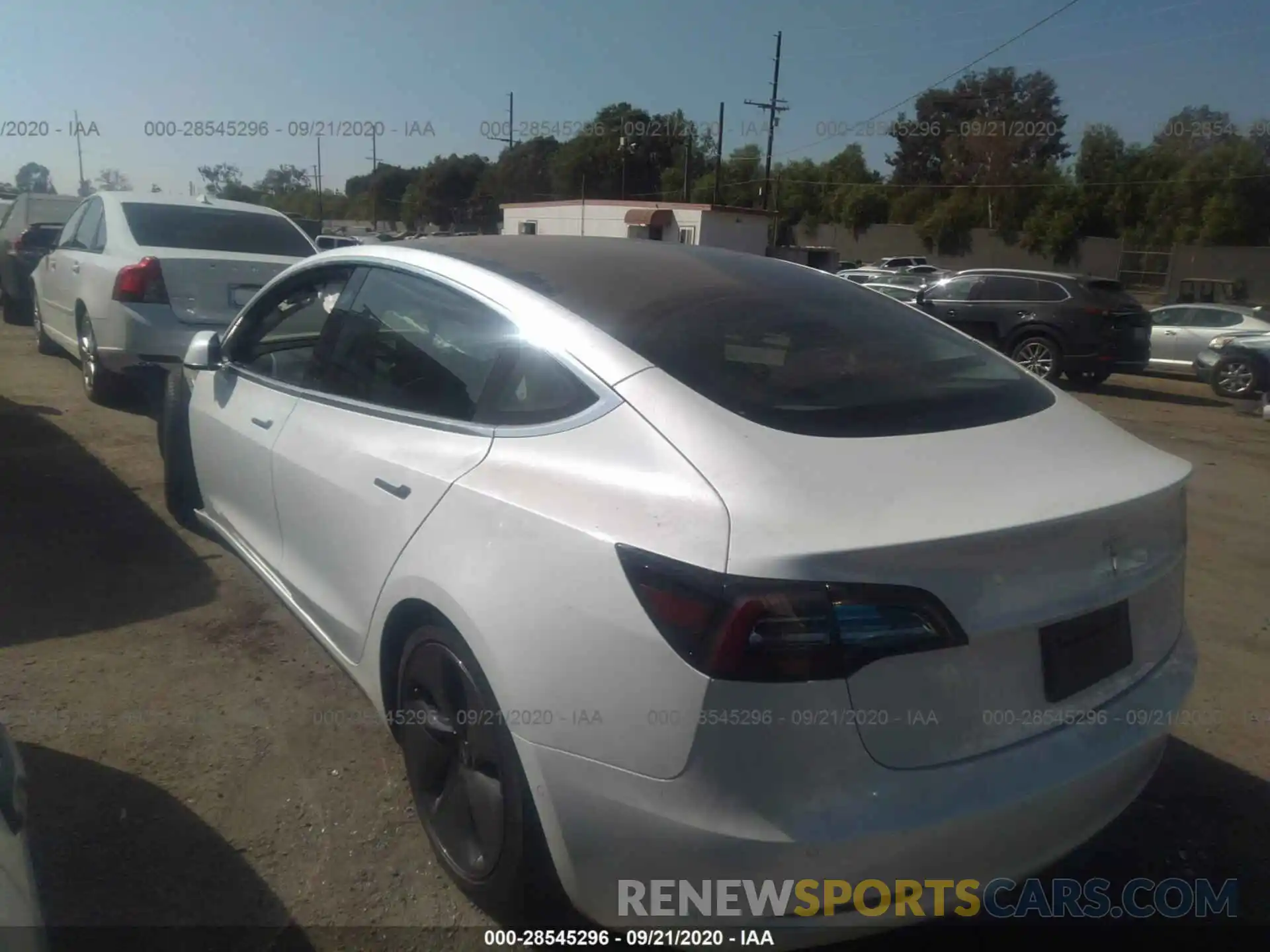 3 Photograph of a damaged car 5YJ3E1EA2LF737051 TESLA MODEL 3 2020