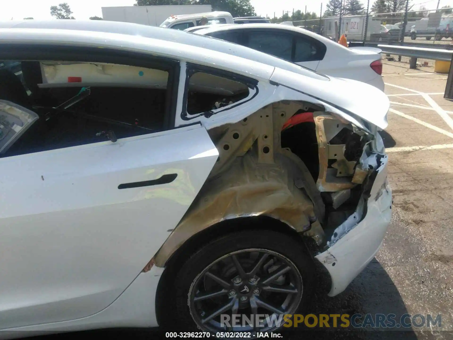 6 Photograph of a damaged car 5YJ3E1EA2LF737762 TESLA MODEL 3 2020