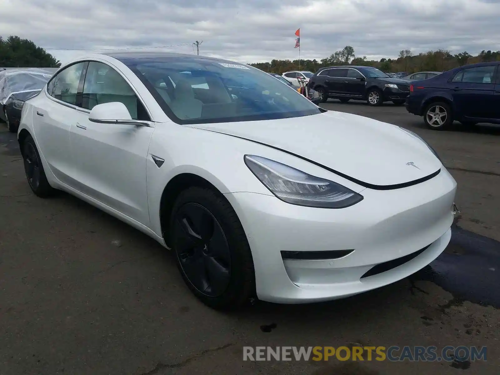 1 Photograph of a damaged car 5YJ3E1EA2LF746087 TESLA MODEL 3 2020