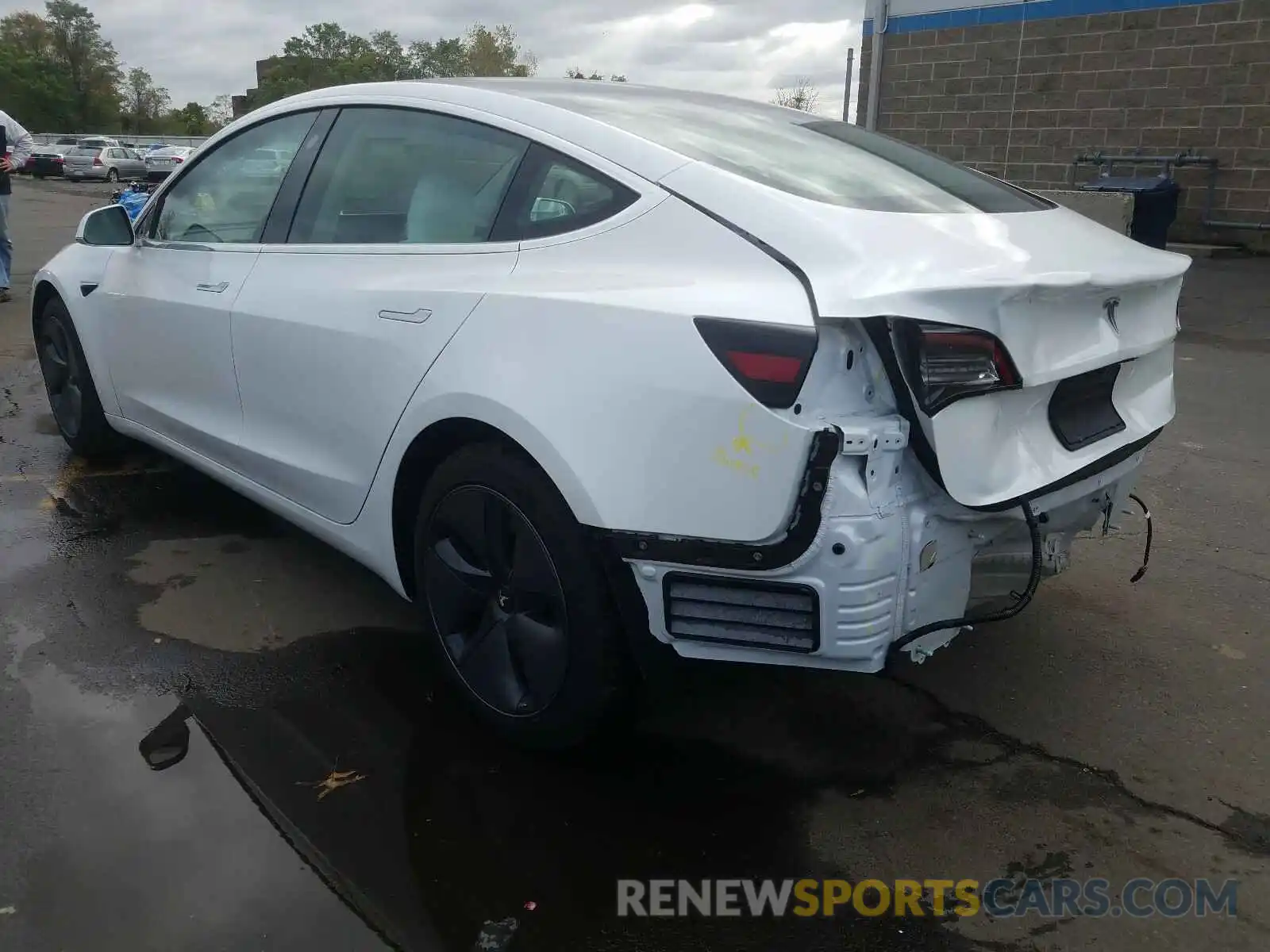 3 Photograph of a damaged car 5YJ3E1EA2LF746087 TESLA MODEL 3 2020