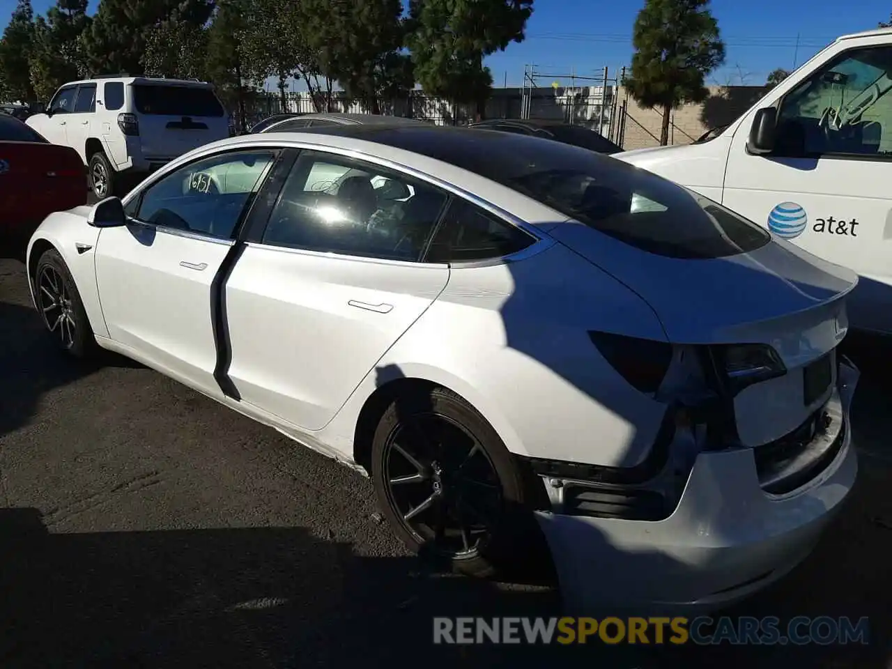 3 Photograph of a damaged car 5YJ3E1EA2LF804313 TESLA MODEL 3 2020