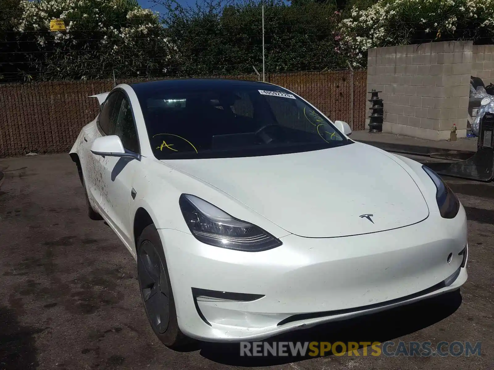 1 Photograph of a damaged car 5YJ3E1EA3LF504750 TESLA MODEL 3 2020