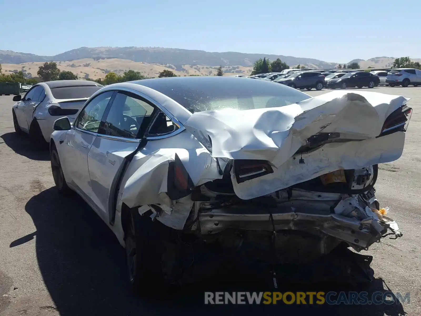 3 Photograph of a damaged car 5YJ3E1EA3LF504750 TESLA MODEL 3 2020