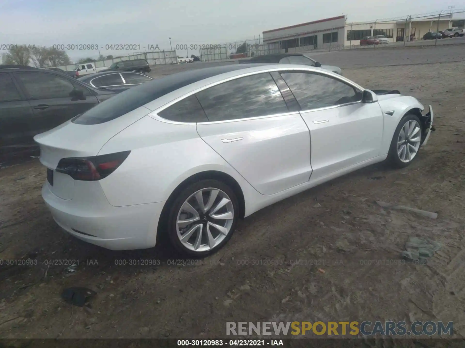 4 Фотография поврежденного автомобиля 5YJ3E1EA3LF509818 TESLA MODEL 3 2020