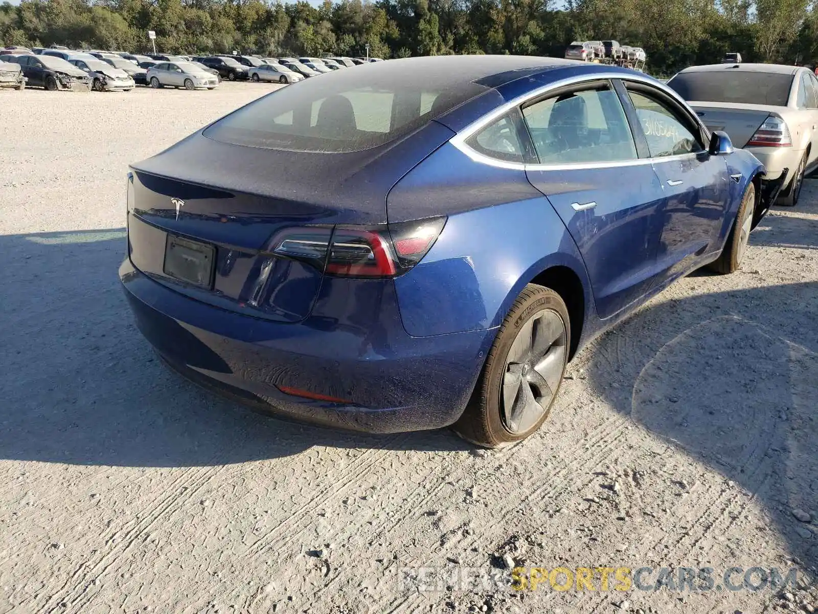 4 Фотография поврежденного автомобиля 5YJ3E1EA3LF590397 TESLA MODEL 3 2020