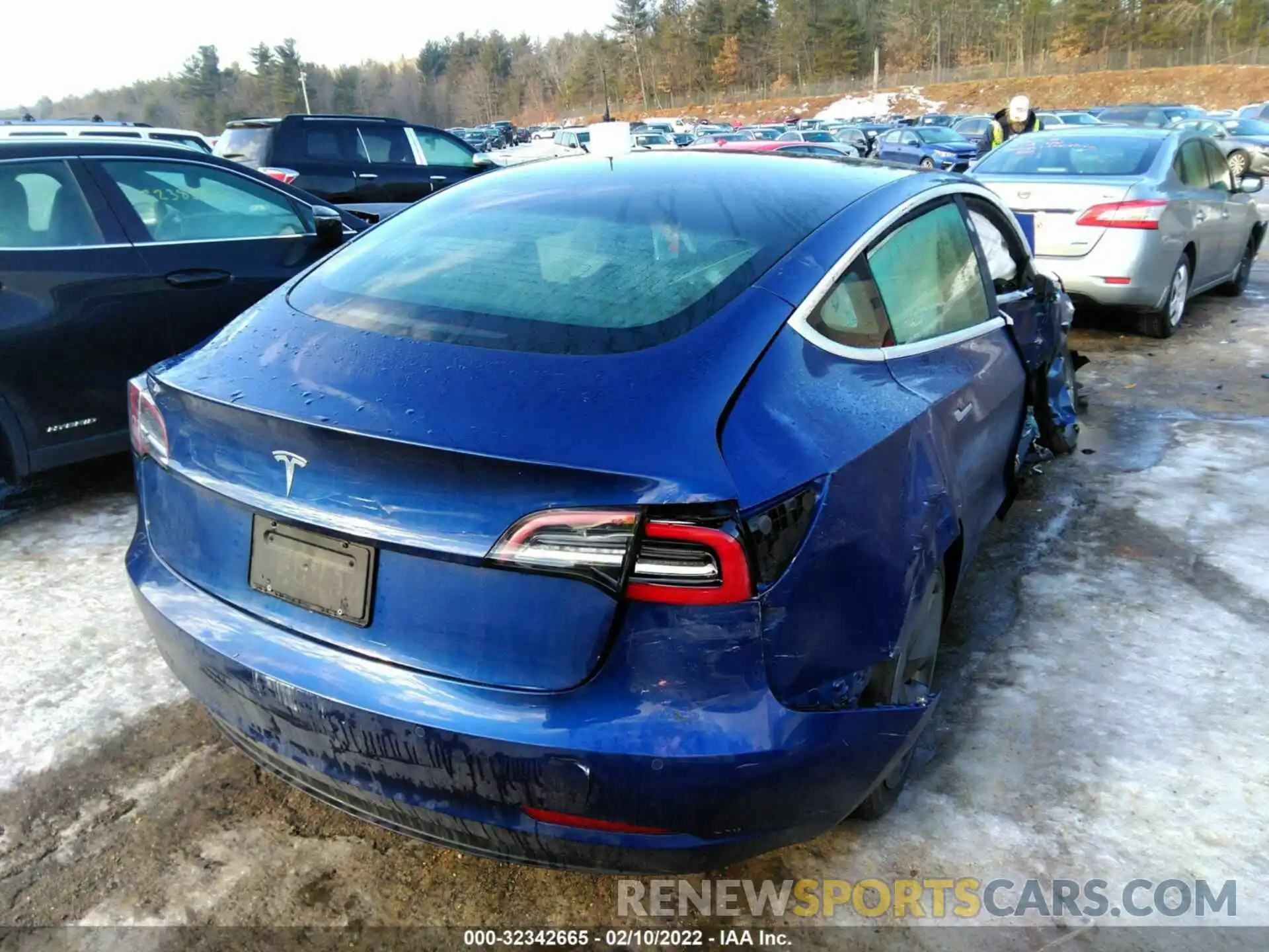 4 Photograph of a damaged car 5YJ3E1EA3LF597303 TESLA MODEL 3 2020