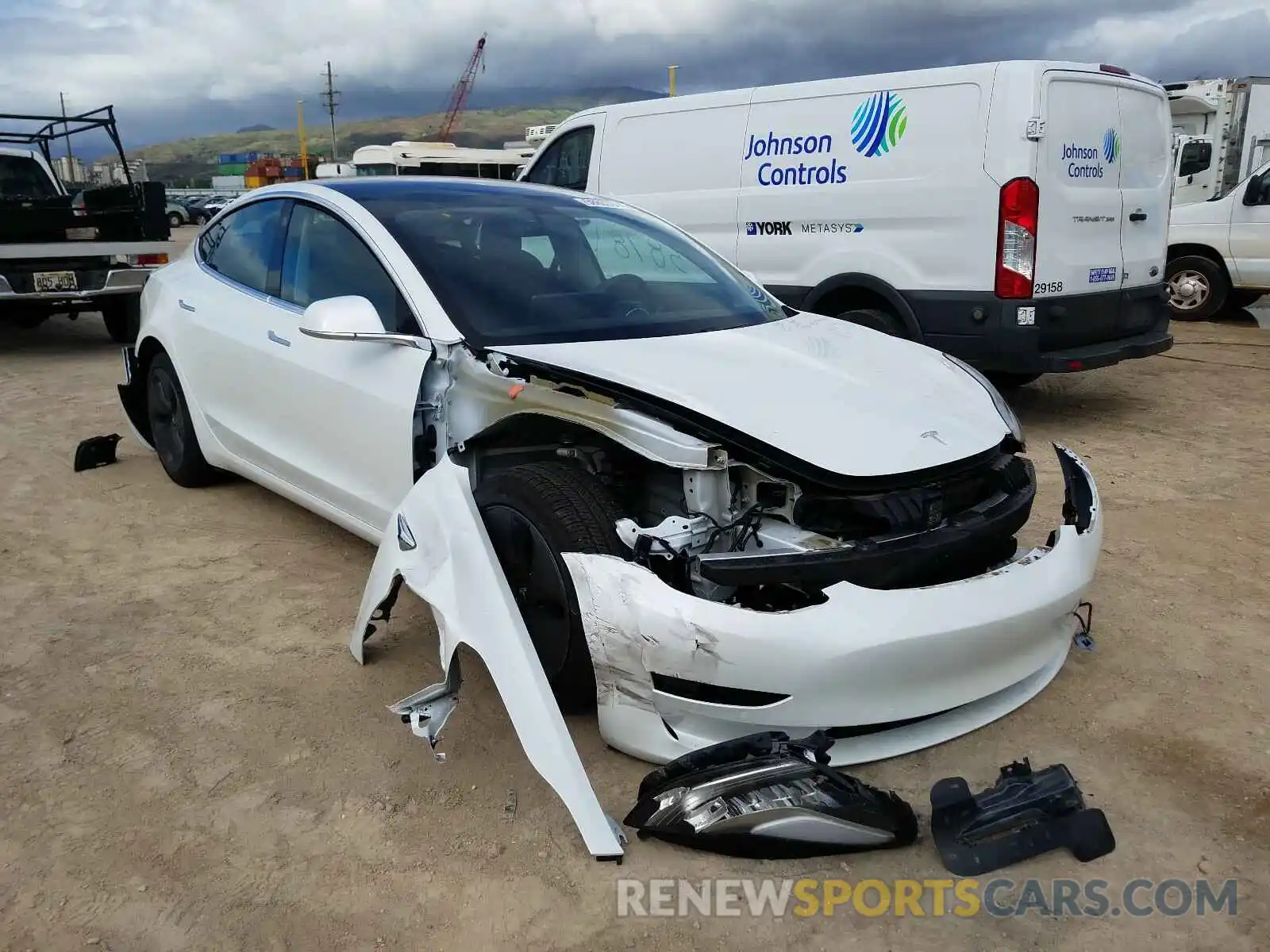 1 Photograph of a damaged car 5YJ3E1EA3LF597835 TESLA MODEL 3 2020