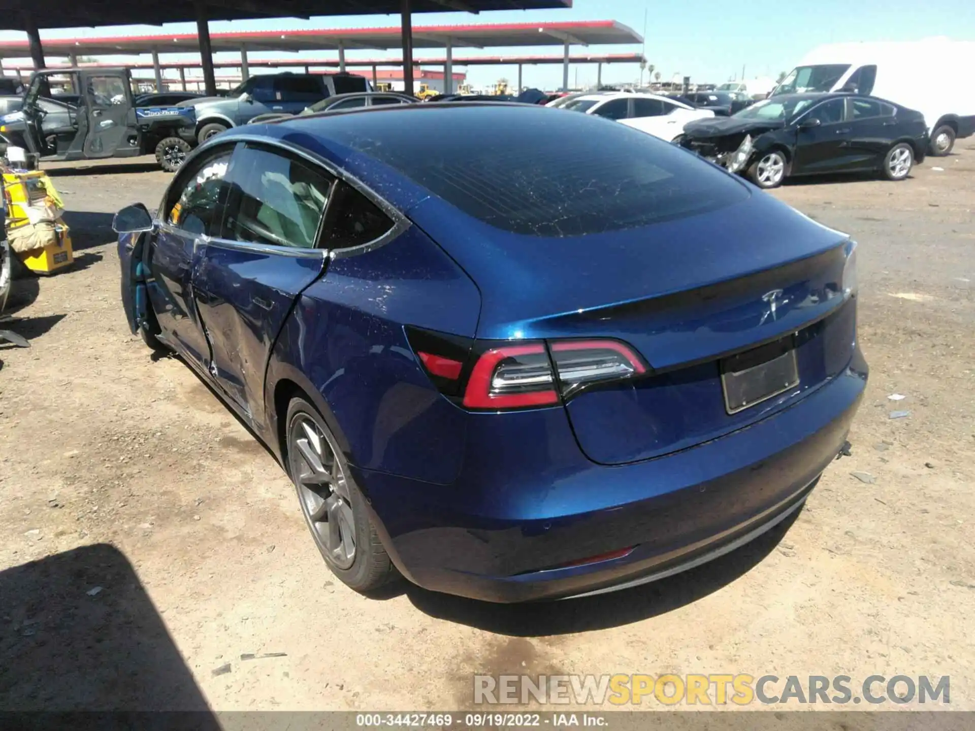 3 Photograph of a damaged car 5YJ3E1EA3LF598211 TESLA MODEL 3 2020