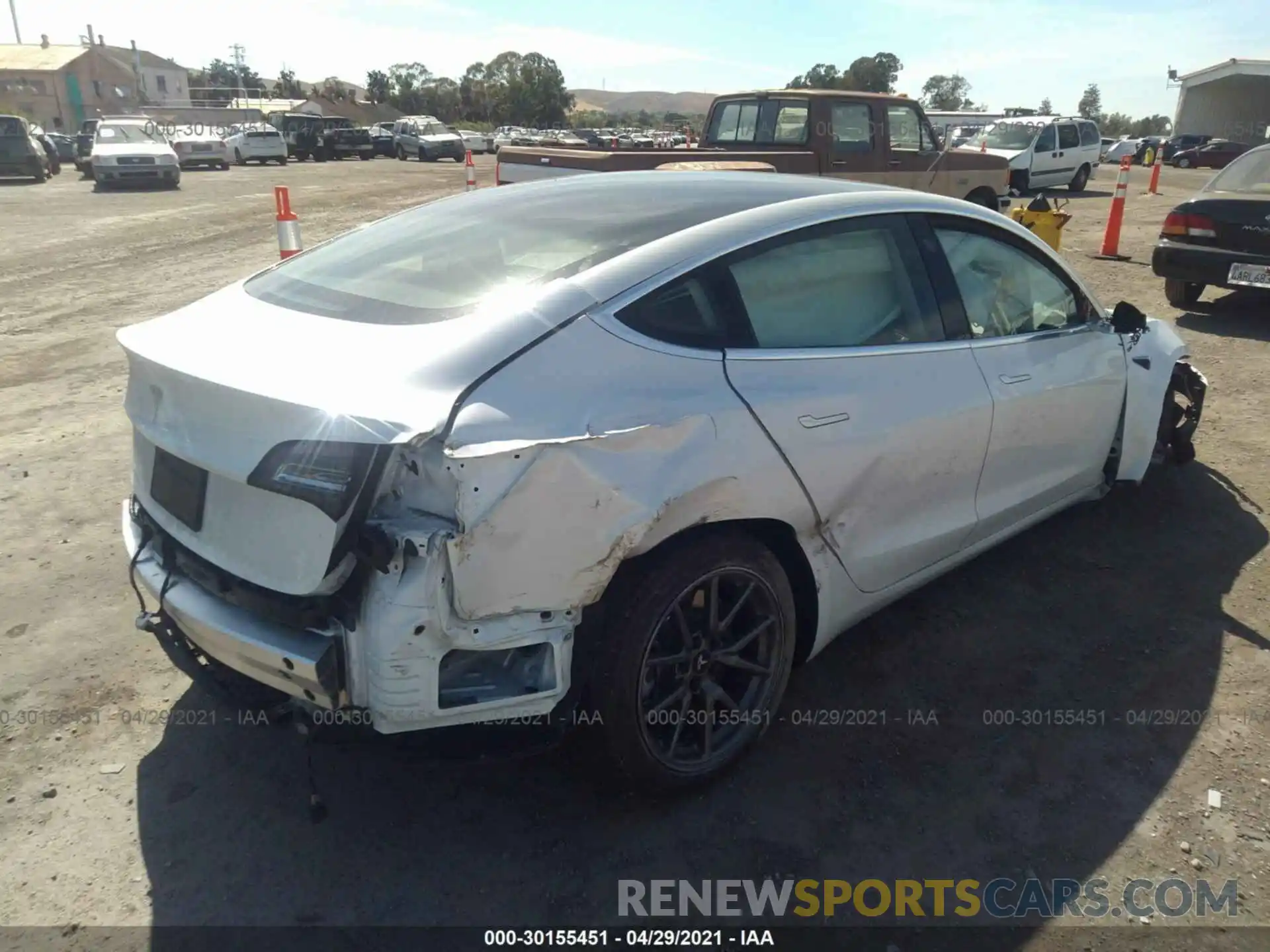 4 Photograph of a damaged car 5YJ3E1EA3LF612723 TESLA MODEL 3 2020