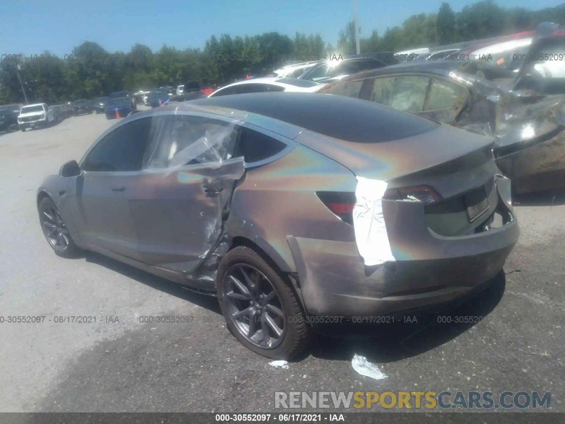 3 Photograph of a damaged car 5YJ3E1EA3LF615511 TESLA MODEL 3 2020