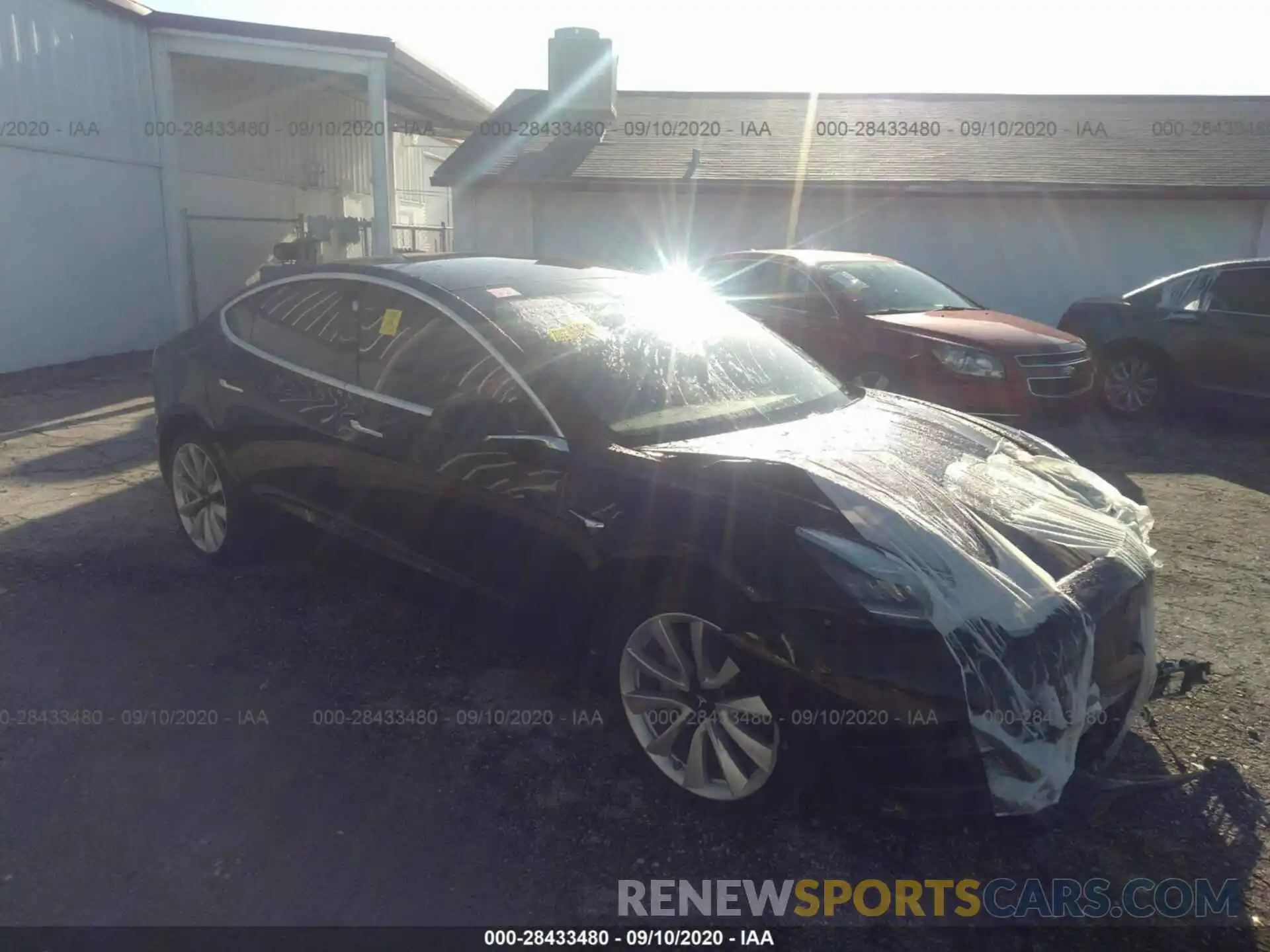 1 Photograph of a damaged car 5YJ3E1EA3LF633586 TESLA MODEL 3 2020