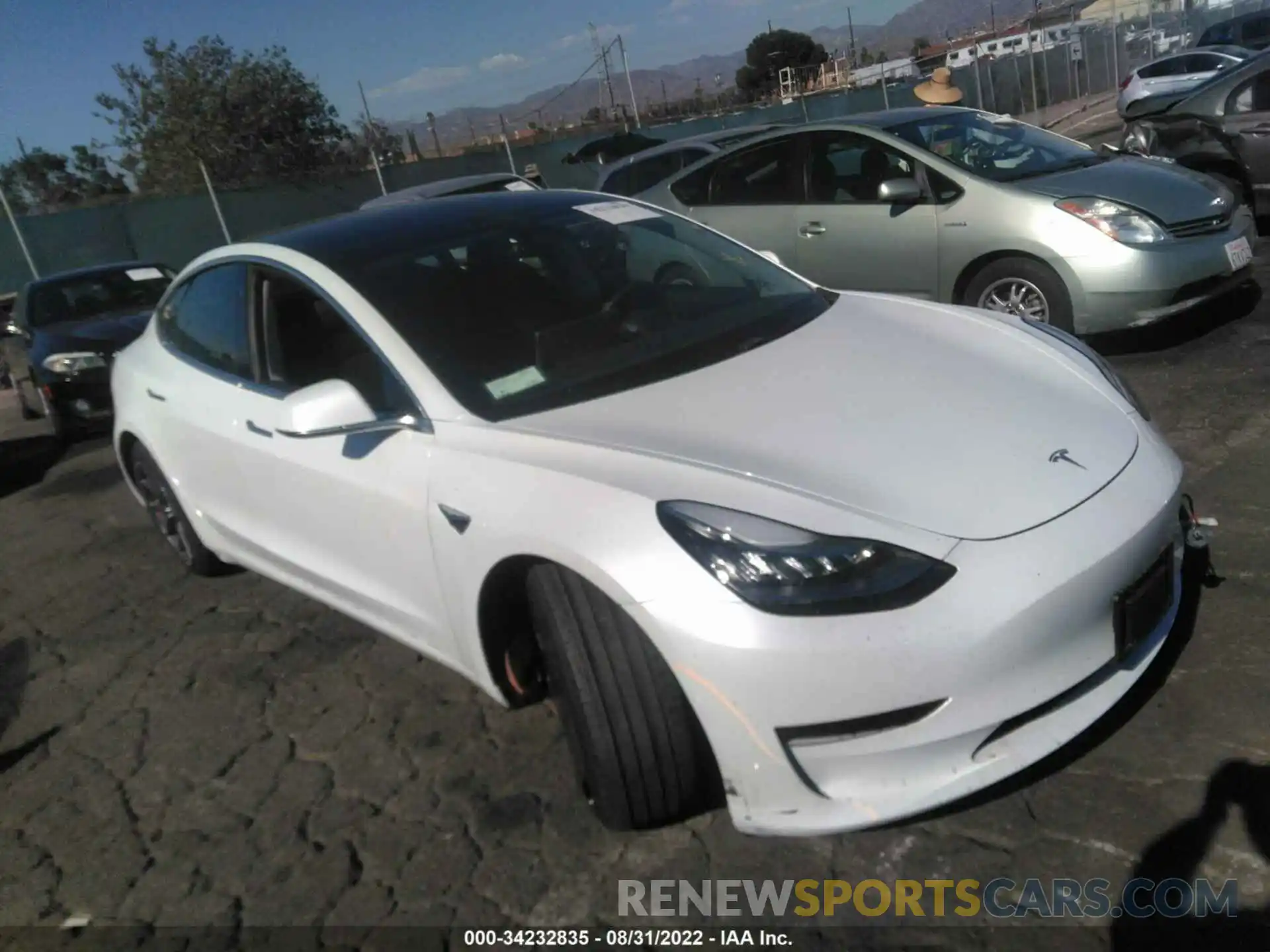 1 Photograph of a damaged car 5YJ3E1EA3LF634074 TESLA MODEL 3 2020