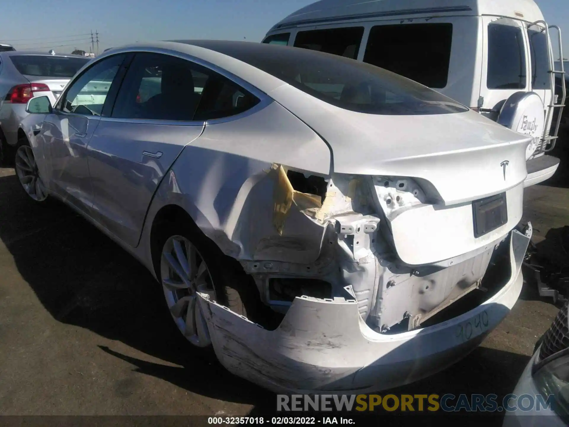 3 Photograph of a damaged car 5YJ3E1EA3LF634141 TESLA MODEL 3 2020