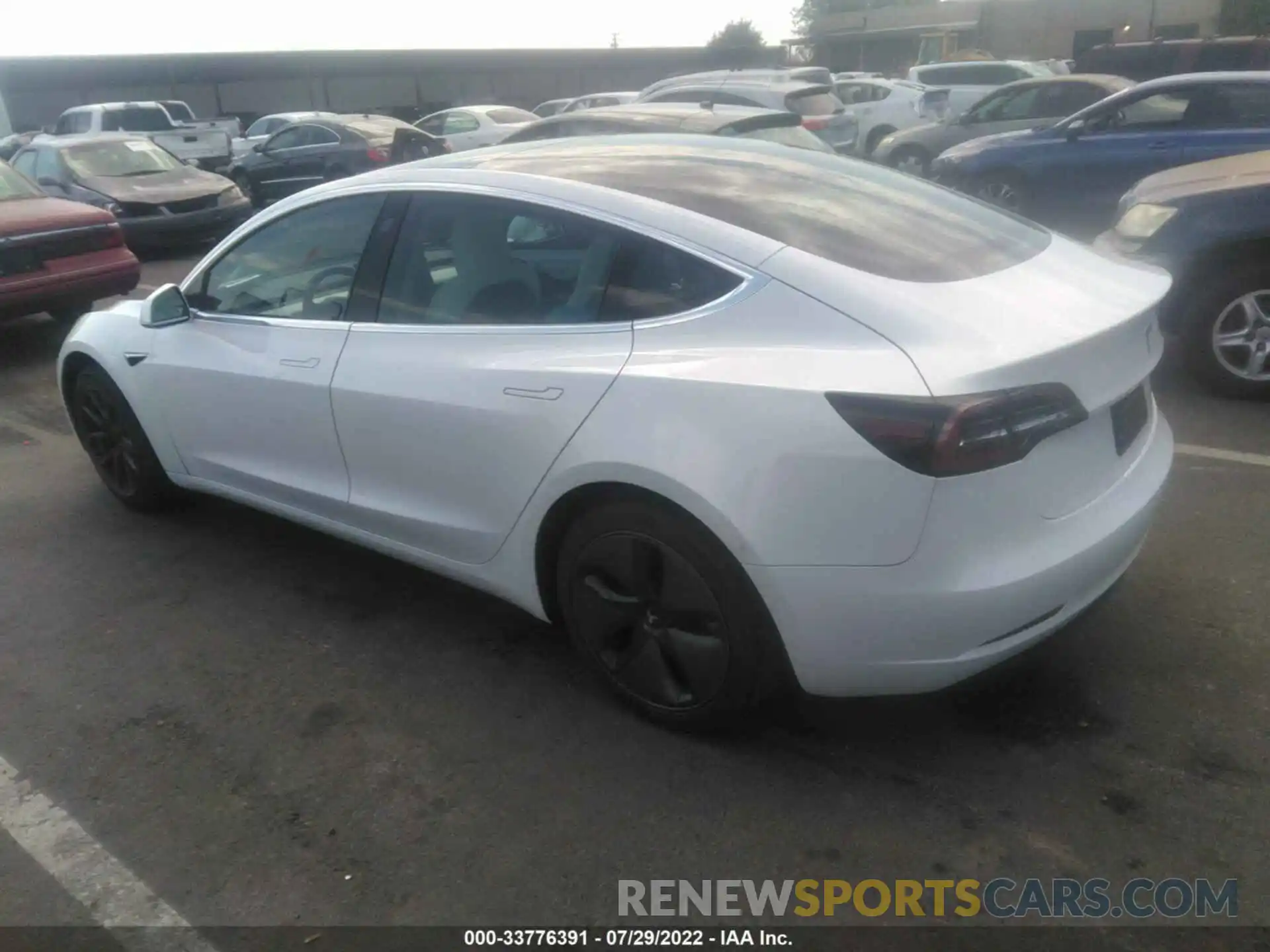 3 Photograph of a damaged car 5YJ3E1EA3LF634642 TESLA MODEL 3 2020