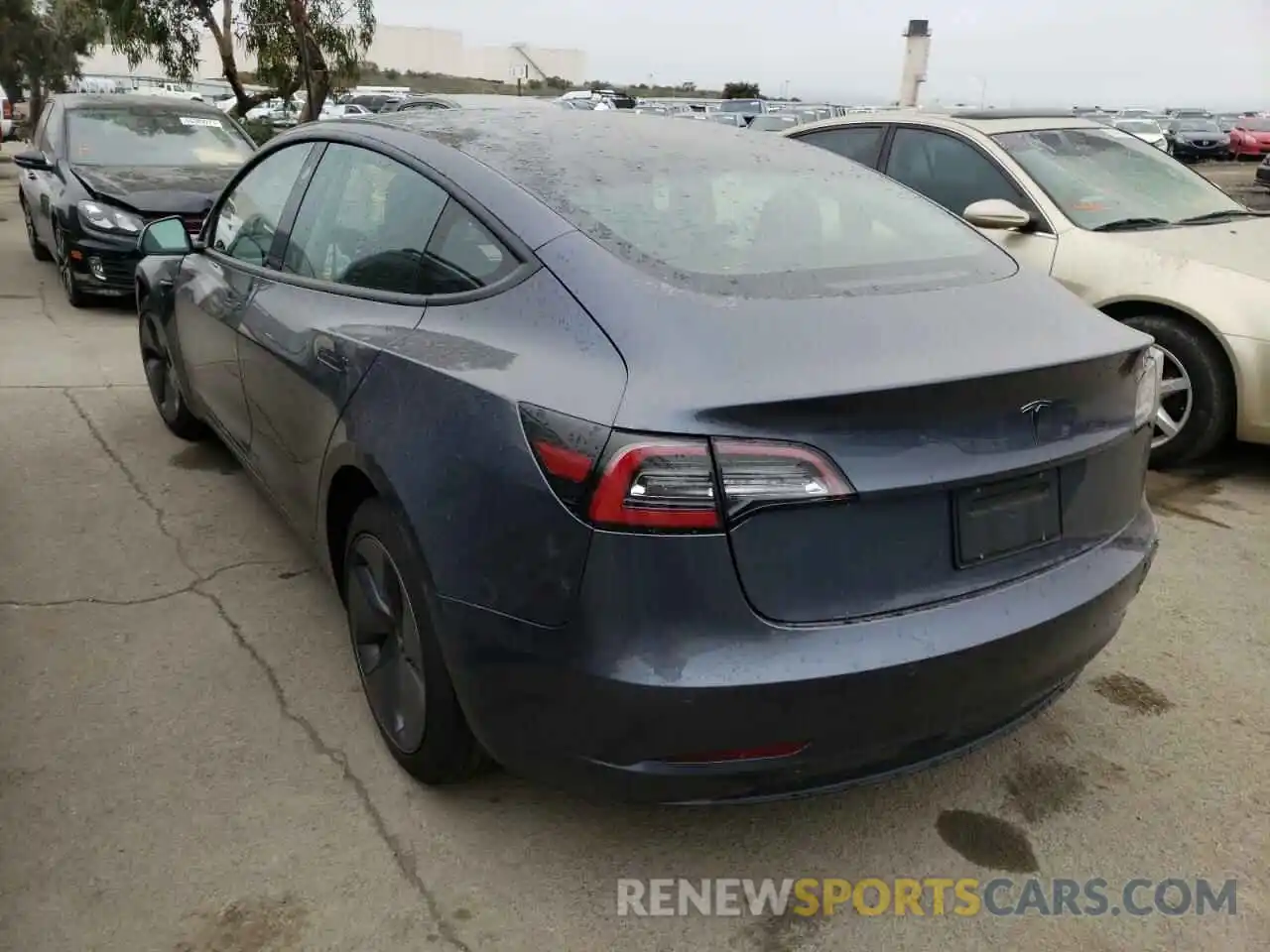 3 Photograph of a damaged car 5YJ3E1EA3LF644135 TESLA MODEL 3 2020