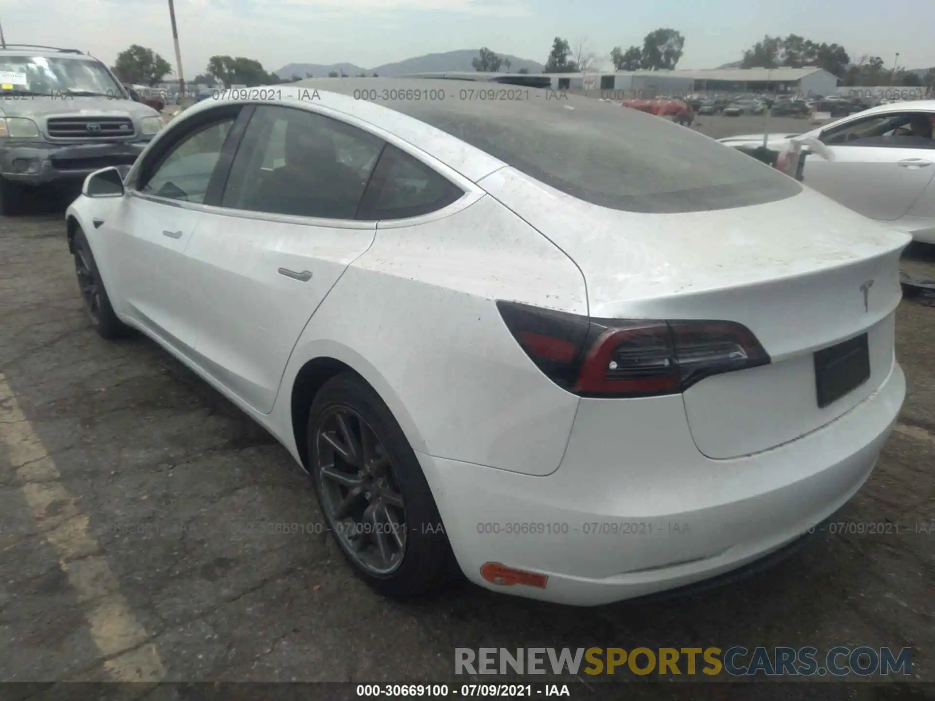 3 Photograph of a damaged car 5YJ3E1EA3LF659363 TESLA MODEL 3 2020