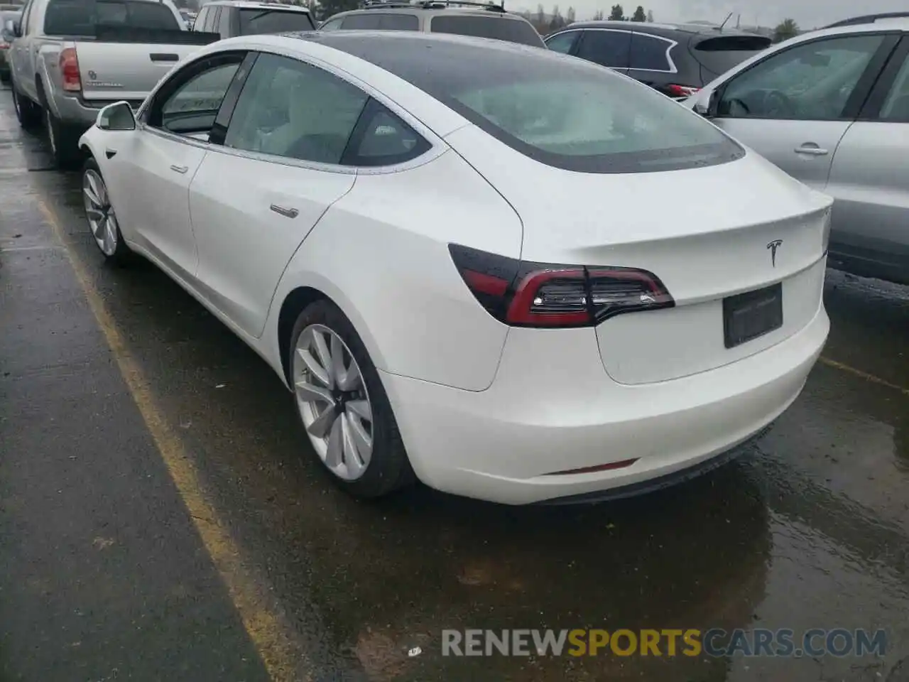 3 Photograph of a damaged car 5YJ3E1EA3LF717715 TESLA MODEL 3 2020