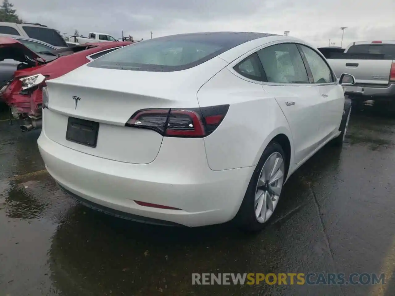 4 Photograph of a damaged car 5YJ3E1EA3LF717715 TESLA MODEL 3 2020