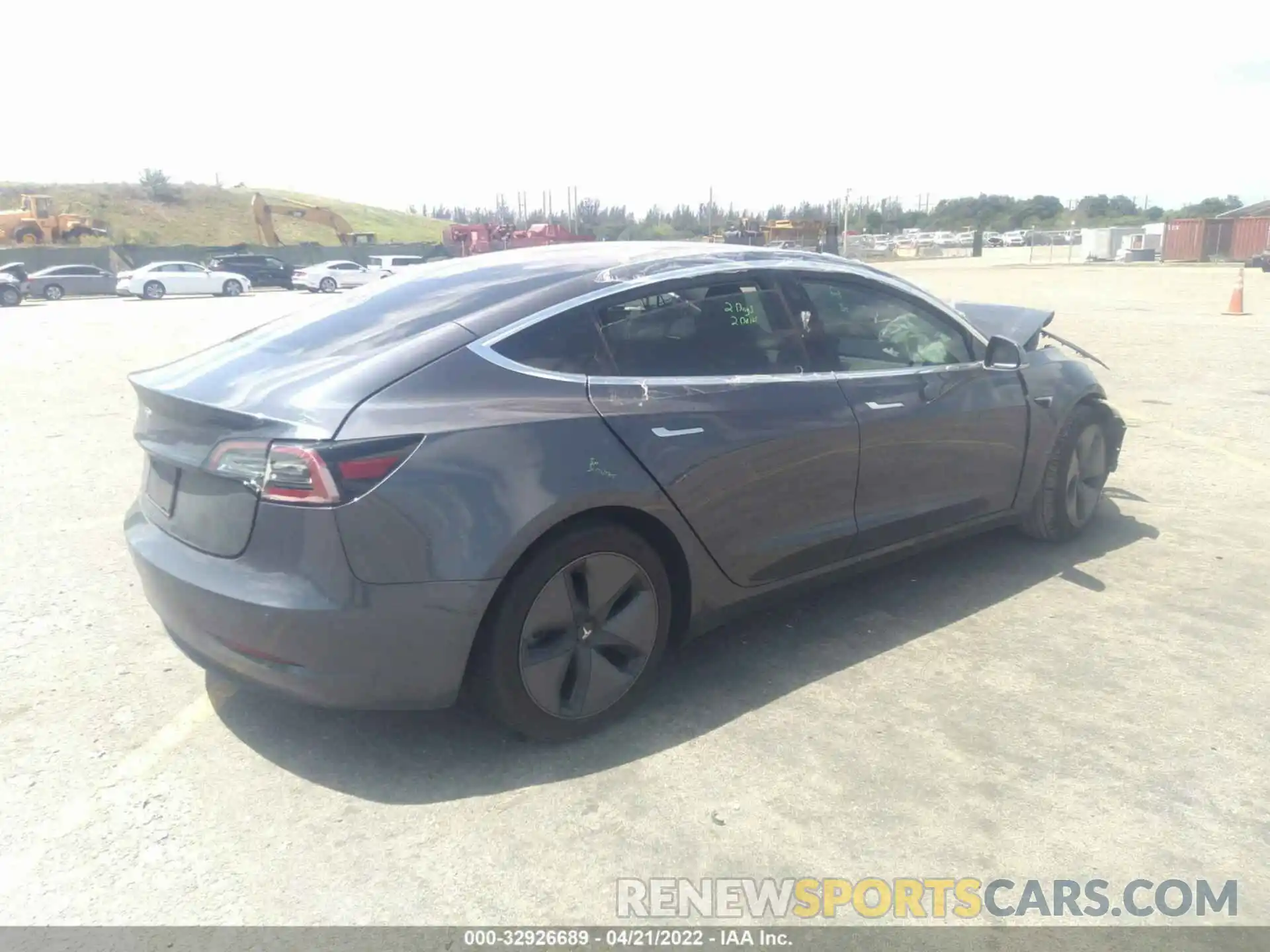 4 Фотография поврежденного автомобиля 5YJ3E1EA3LF736684 TESLA MODEL 3 2020