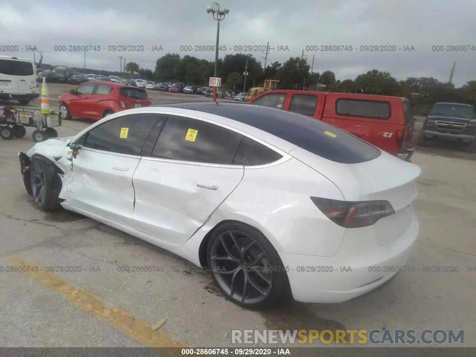 3 Photograph of a damaged car 5YJ3E1EA3LF736975 TESLA MODEL 3 2020