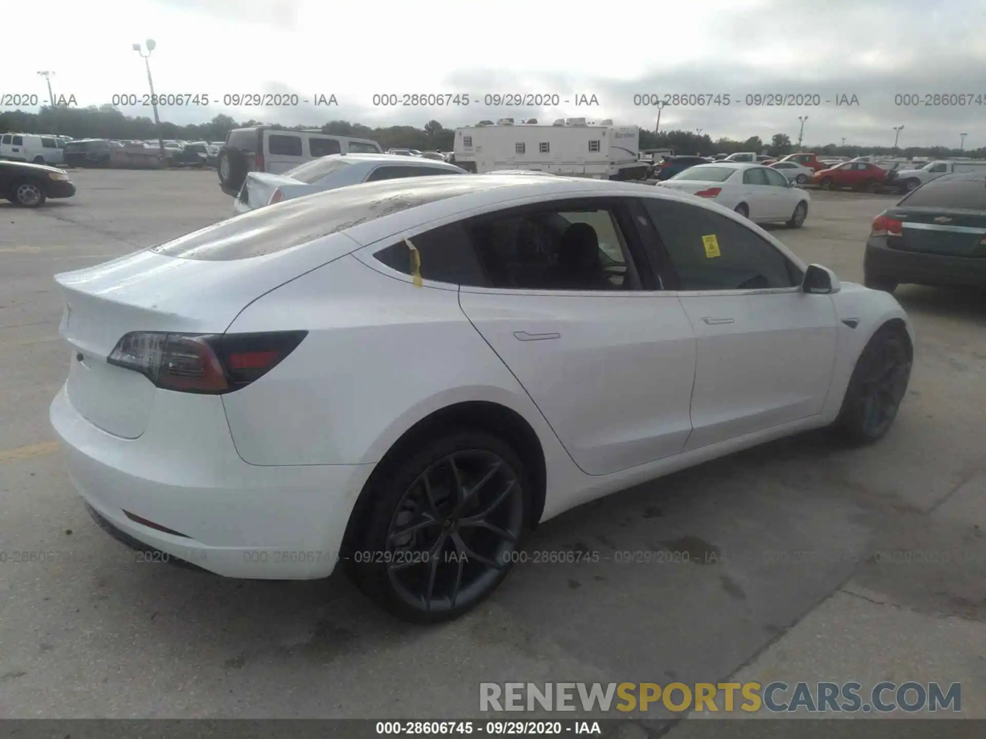 4 Фотография поврежденного автомобиля 5YJ3E1EA3LF736975 TESLA MODEL 3 2020