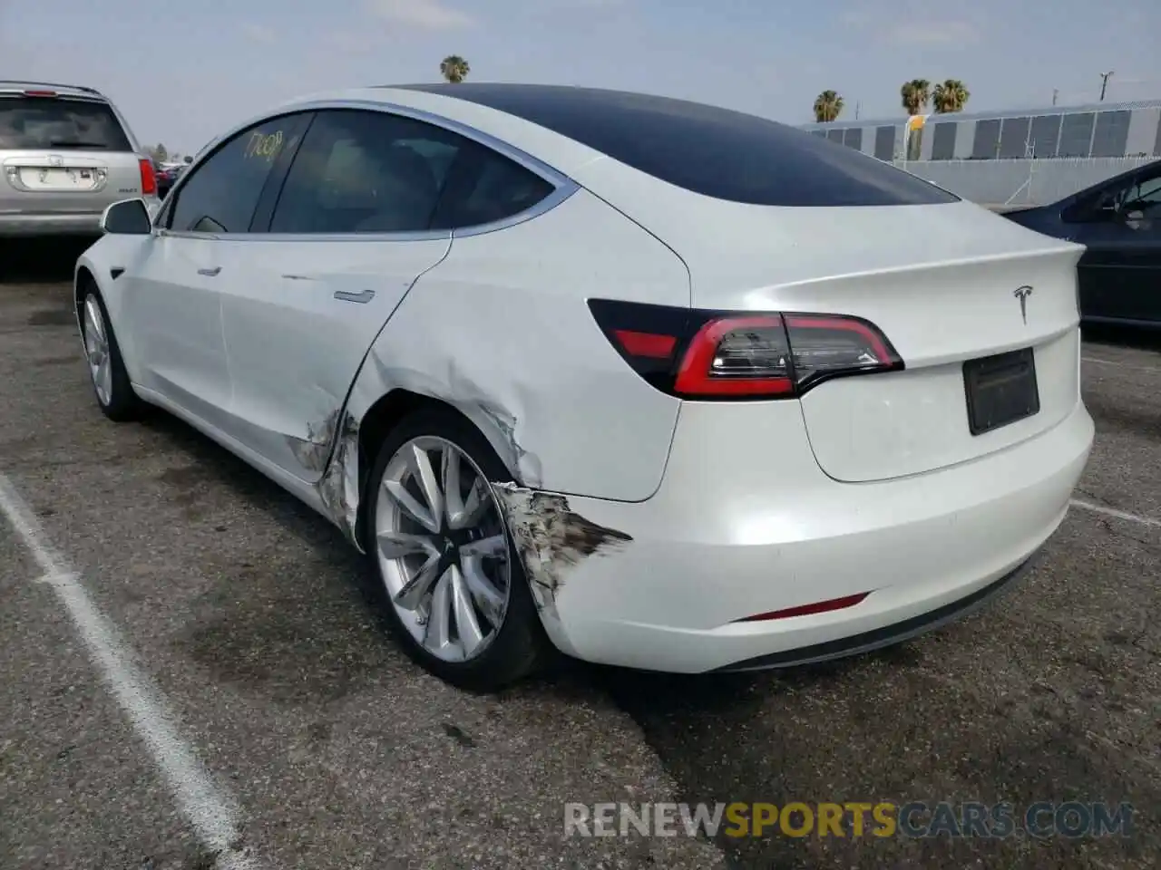 3 Photograph of a damaged car 5YJ3E1EA3LF744087 TESLA MODEL 3 2020