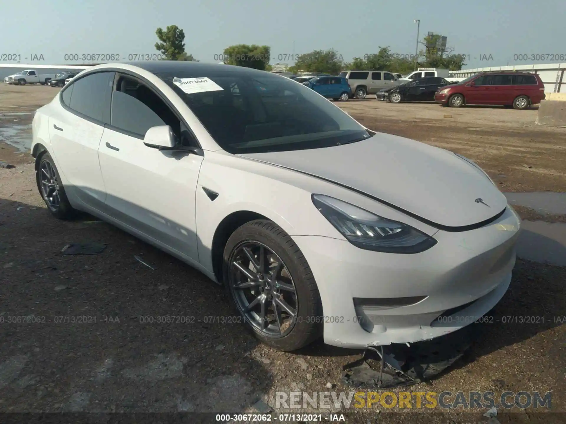 1 Photograph of a damaged car 5YJ3E1EA4LF504644 TESLA MODEL 3 2020