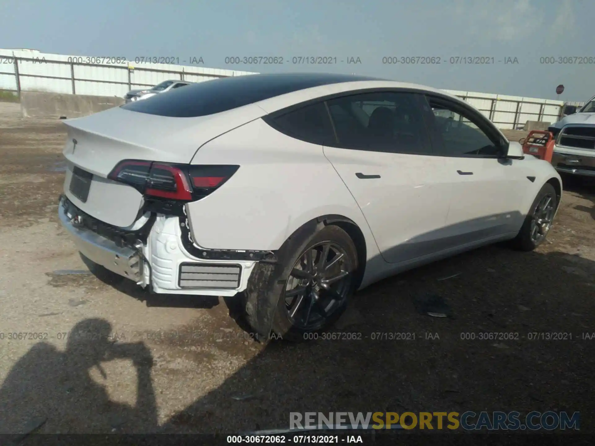 4 Photograph of a damaged car 5YJ3E1EA4LF504644 TESLA MODEL 3 2020