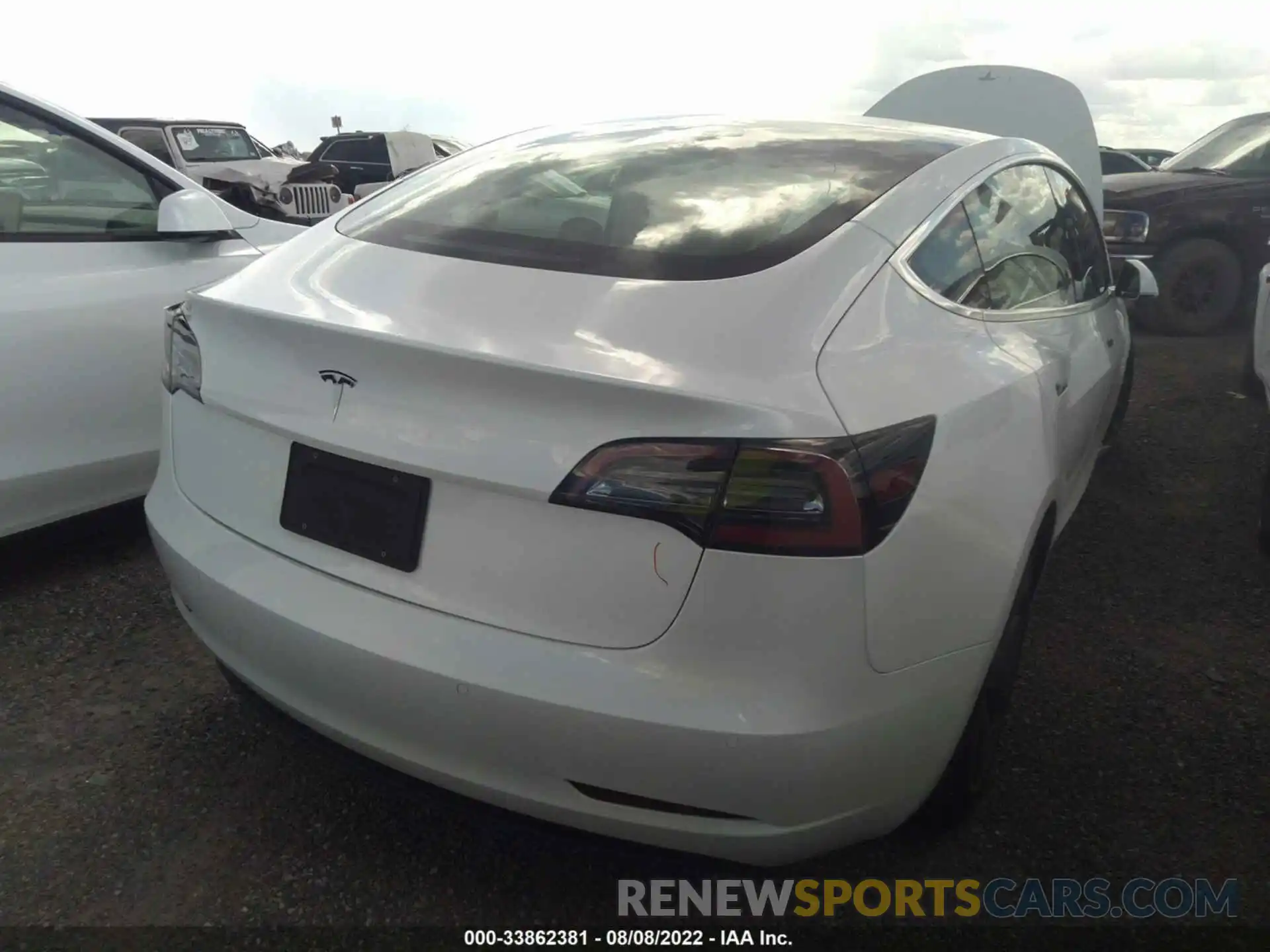 4 Photograph of a damaged car 5YJ3E1EA4LF597794 TESLA MODEL 3 2020