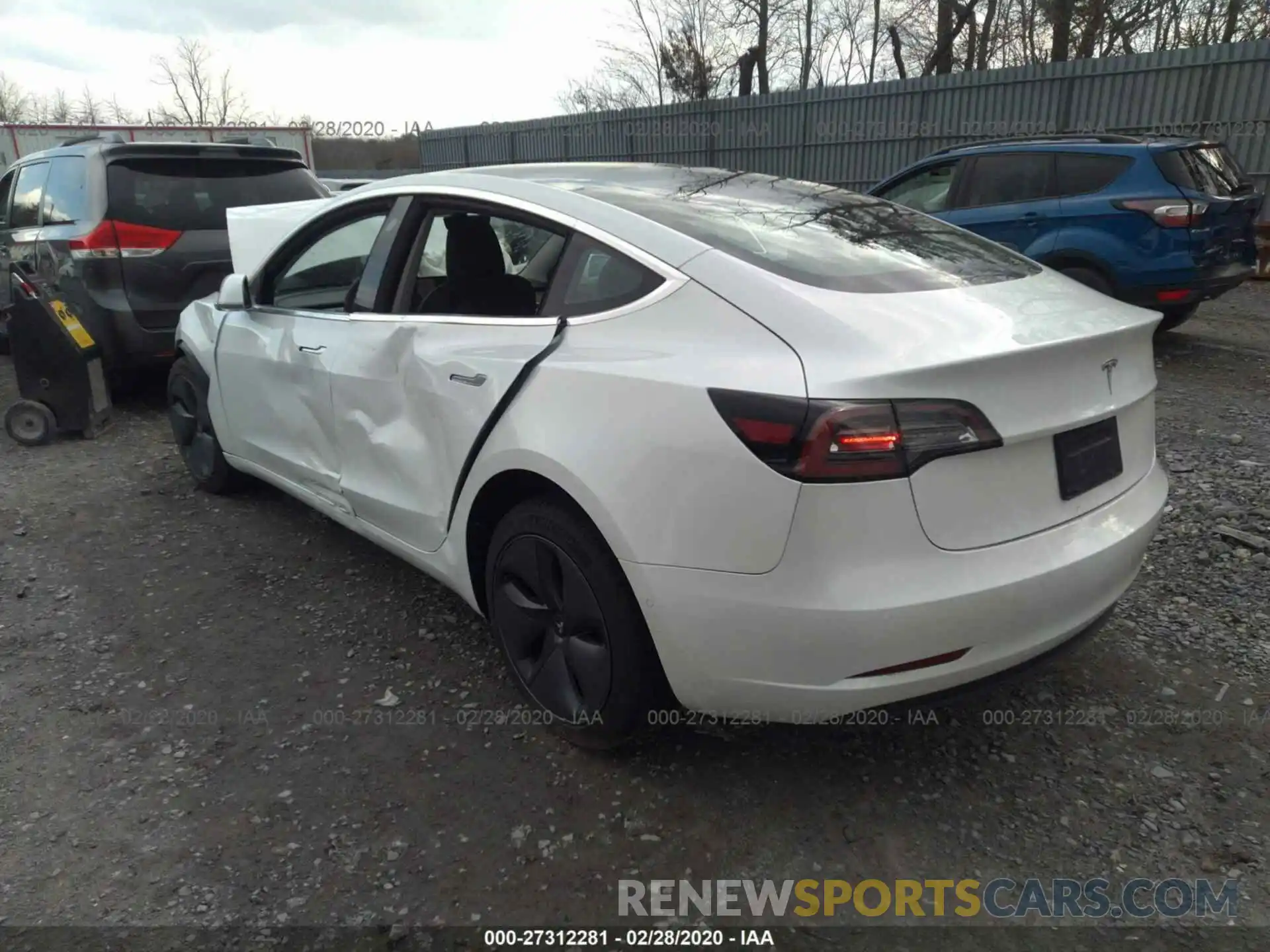 3 Photograph of a damaged car 5YJ3E1EA4LF612391 TESLA MODEL 3 2020