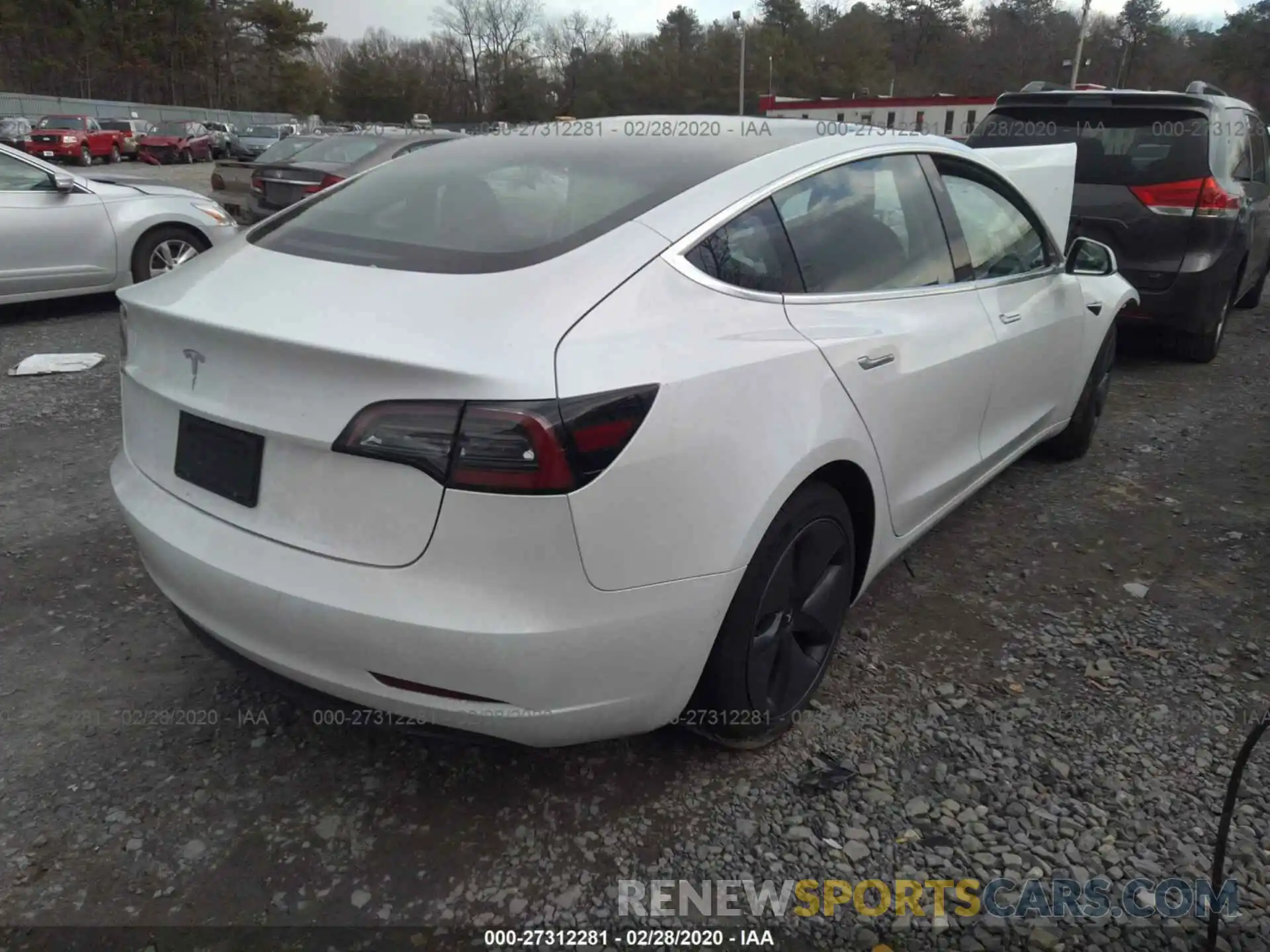 4 Photograph of a damaged car 5YJ3E1EA4LF612391 TESLA MODEL 3 2020