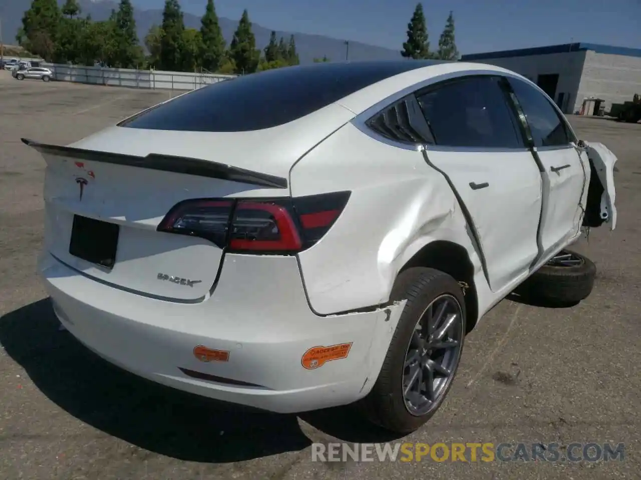 4 Photograph of a damaged car 5YJ3E1EA4LF613346 TESLA MODEL 3 2020