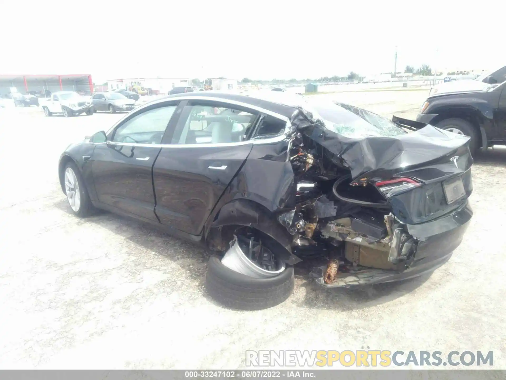 3 Photograph of a damaged car 5YJ3E1EA4LF634827 TESLA MODEL 3 2020