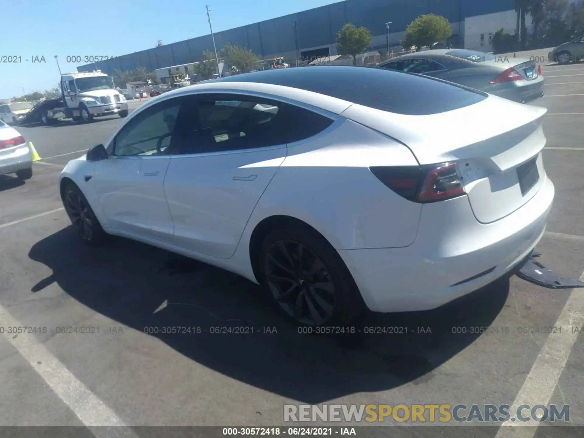 3 Photograph of a damaged car 5YJ3E1EA4LF642622 TESLA MODEL 3 2020