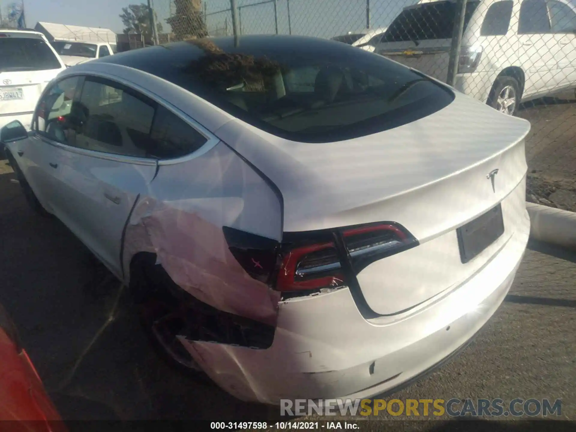 3 Photograph of a damaged car 5YJ3E1EA4LF662367 TESLA MODEL 3 2020