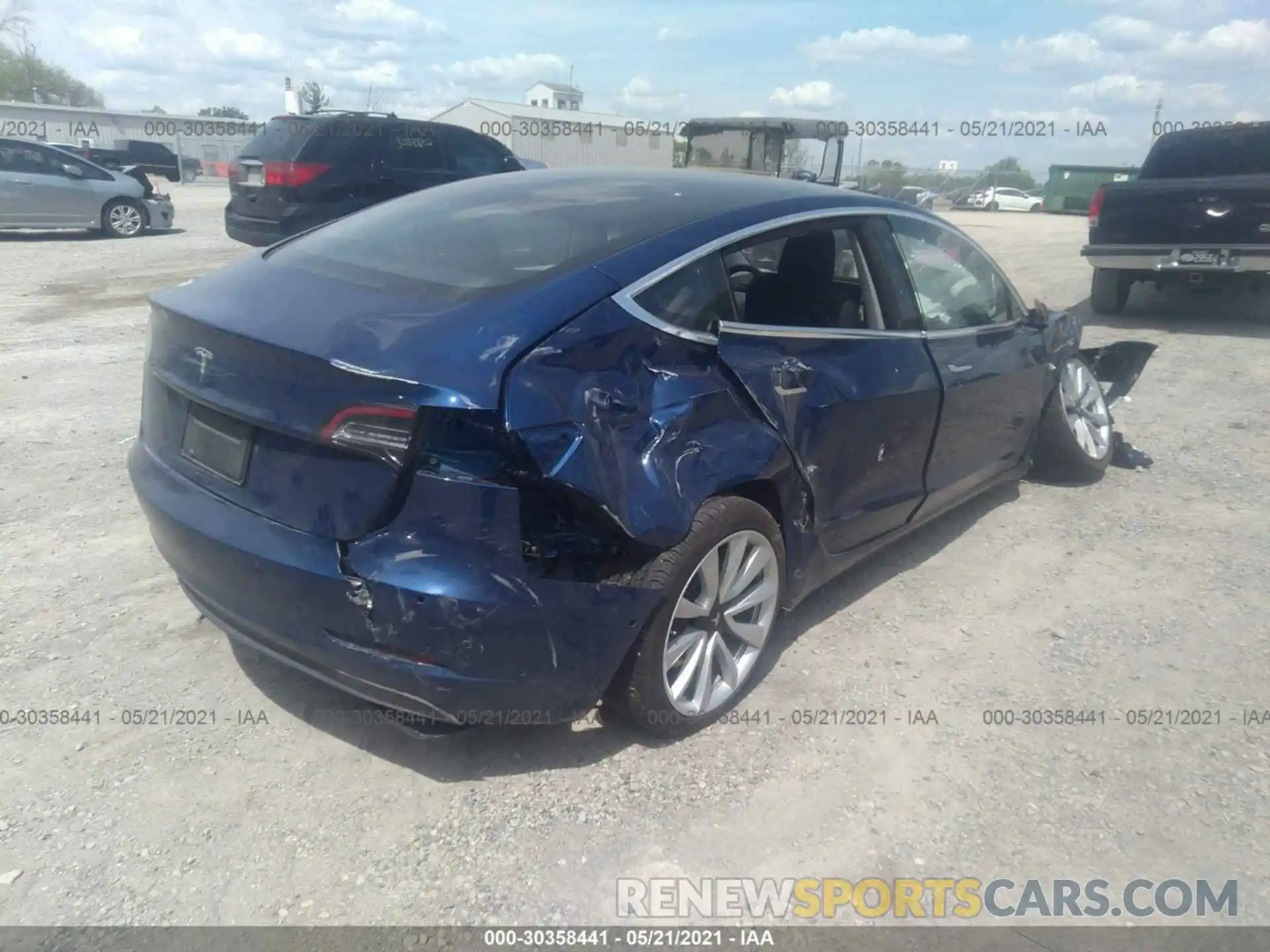 4 Photograph of a damaged car 5YJ3E1EA4LF708912 TESLA MODEL 3 2020