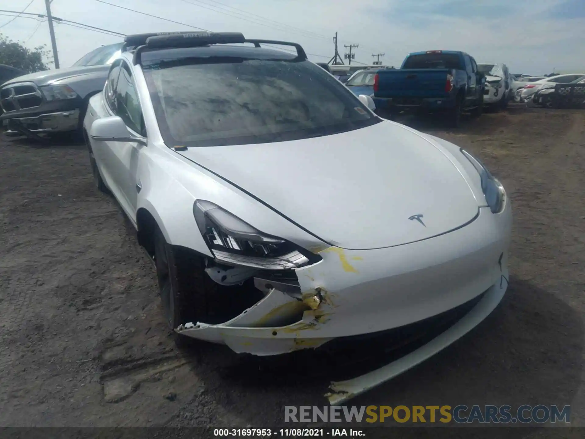 10 Photograph of a damaged car 5YJ3E1EA4LF737472 TESLA MODEL 3 2020