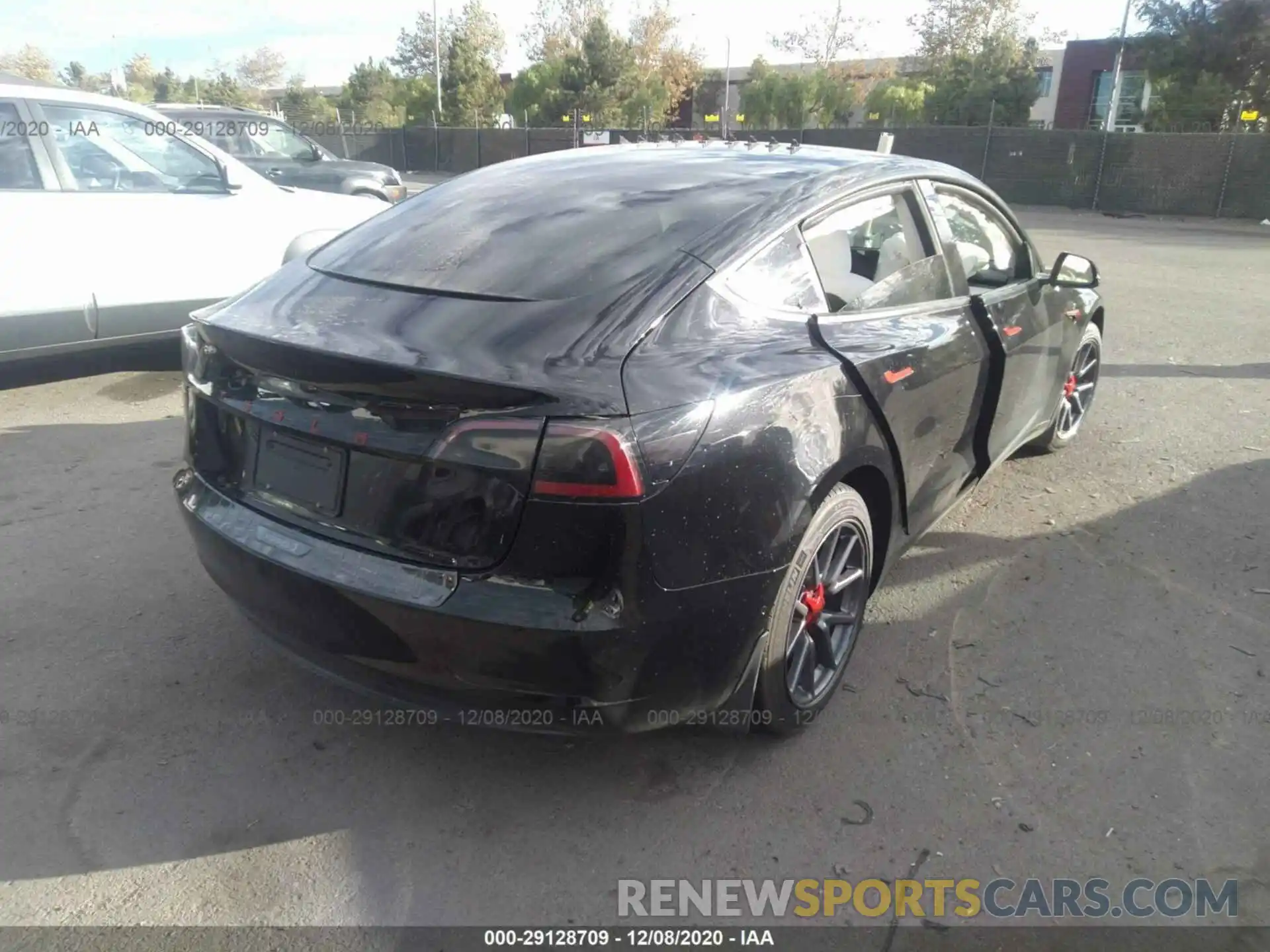 4 Фотография поврежденного автомобиля 5YJ3E1EA4LF745975 TESLA MODEL 3 2020