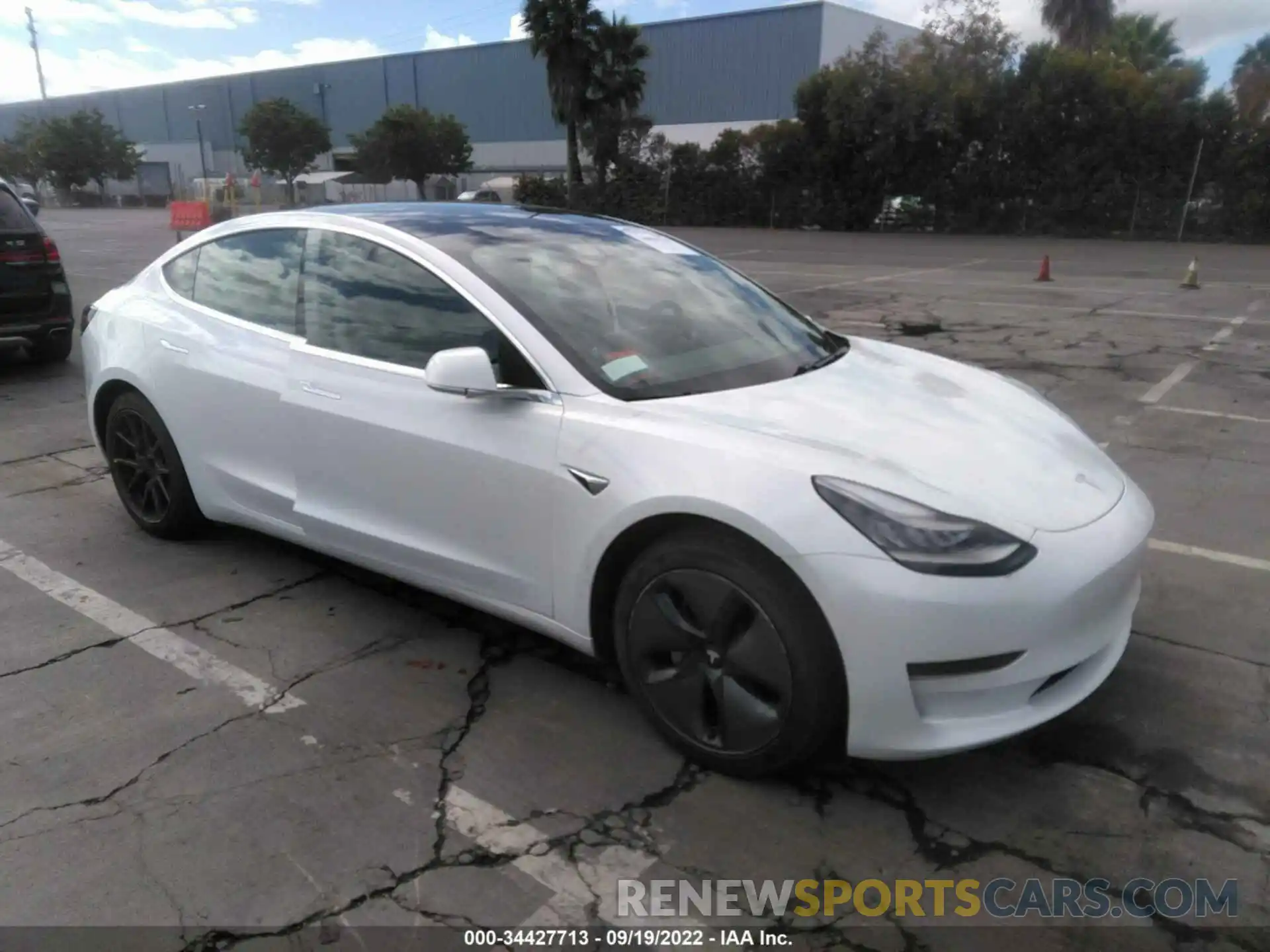 1 Photograph of a damaged car 5YJ3E1EA4LF805799 TESLA MODEL 3 2020