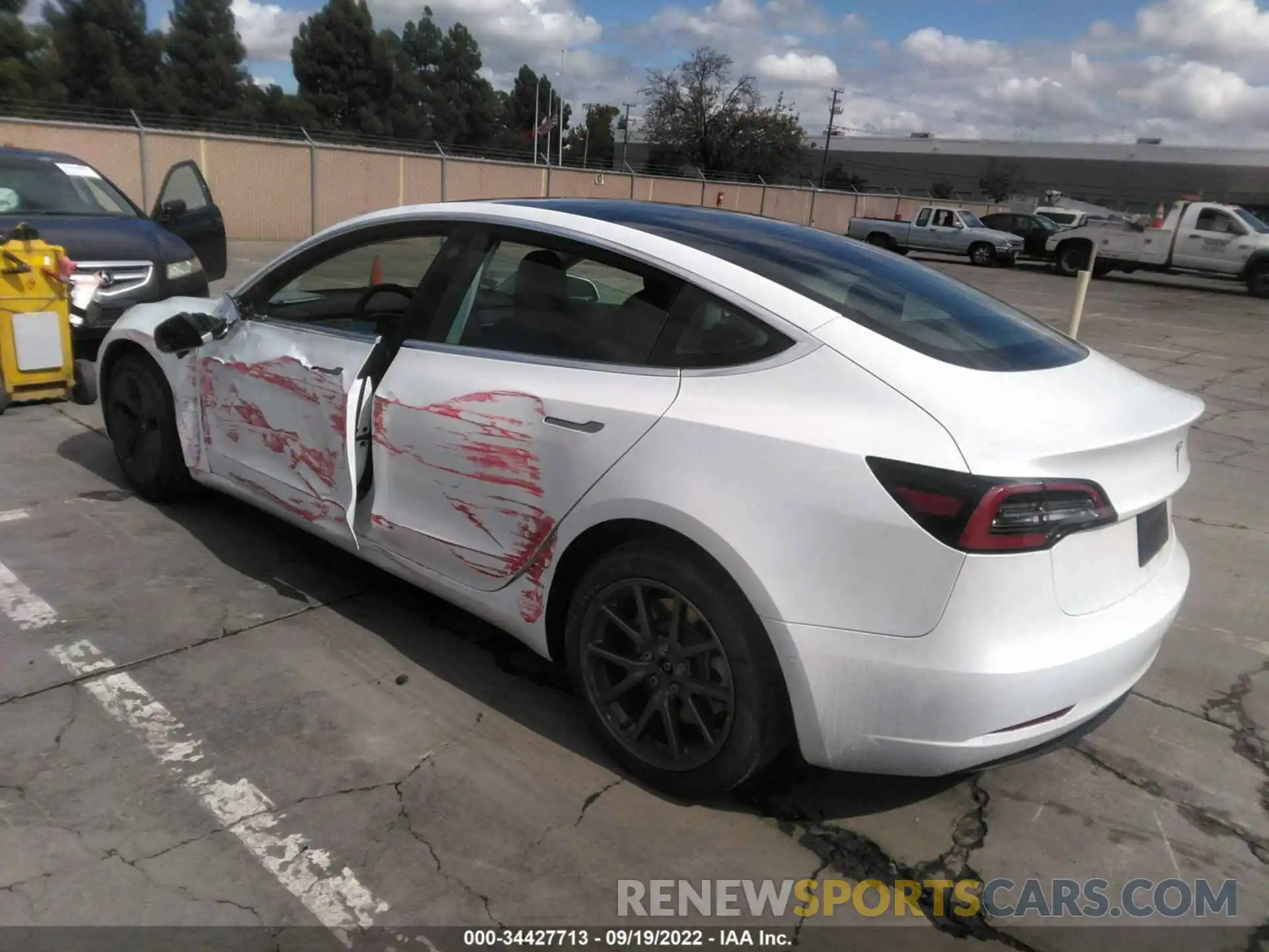 3 Photograph of a damaged car 5YJ3E1EA4LF805799 TESLA MODEL 3 2020