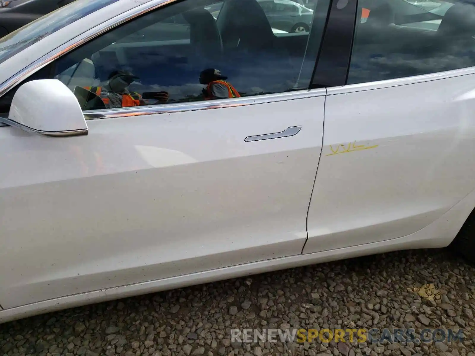 9 Photograph of a damaged car 5YJ3E1EA5LF476787 TESLA MODEL 3 2020