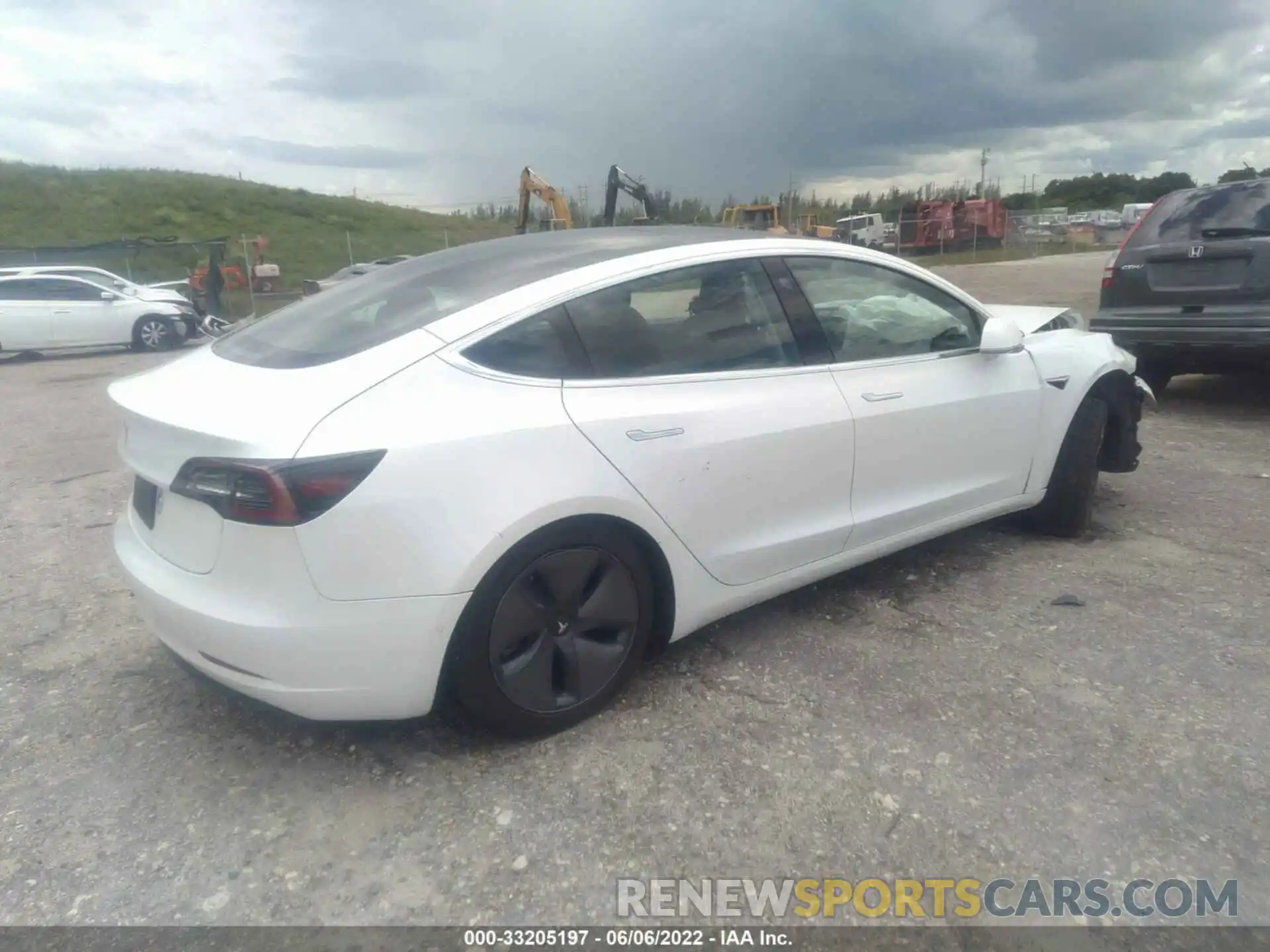 4 Фотография поврежденного автомобиля 5YJ3E1EA5LF590627 TESLA MODEL 3 2020