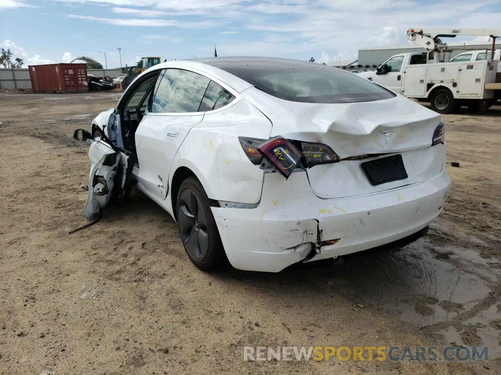 3 Photograph of a damaged car 5YJ3E1EA5LF597979 TESLA MODEL 3 2020