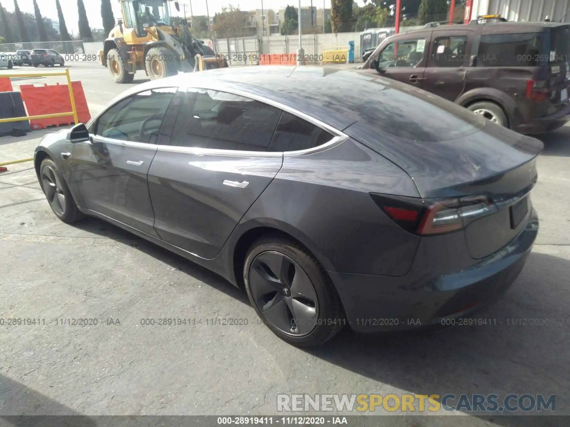 3 Photograph of a damaged car 5YJ3E1EA5LF611461 TESLA MODEL 3 2020