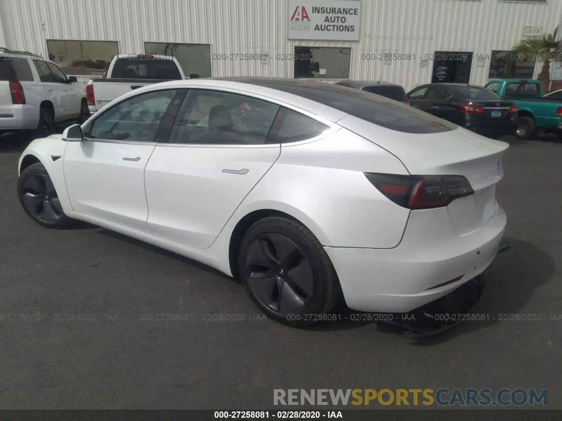 3 Photograph of a damaged car 5YJ3E1EA5LF613596 TESLA MODEL 3 2020