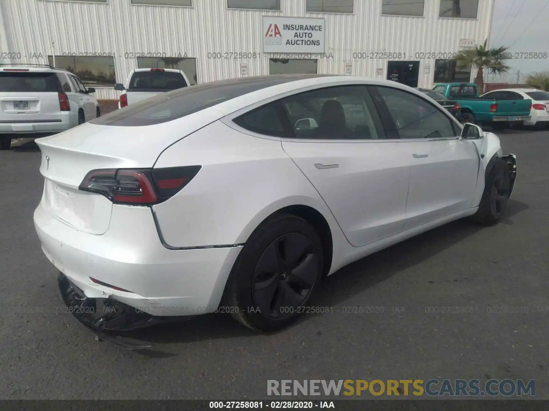 4 Photograph of a damaged car 5YJ3E1EA5LF613596 TESLA MODEL 3 2020