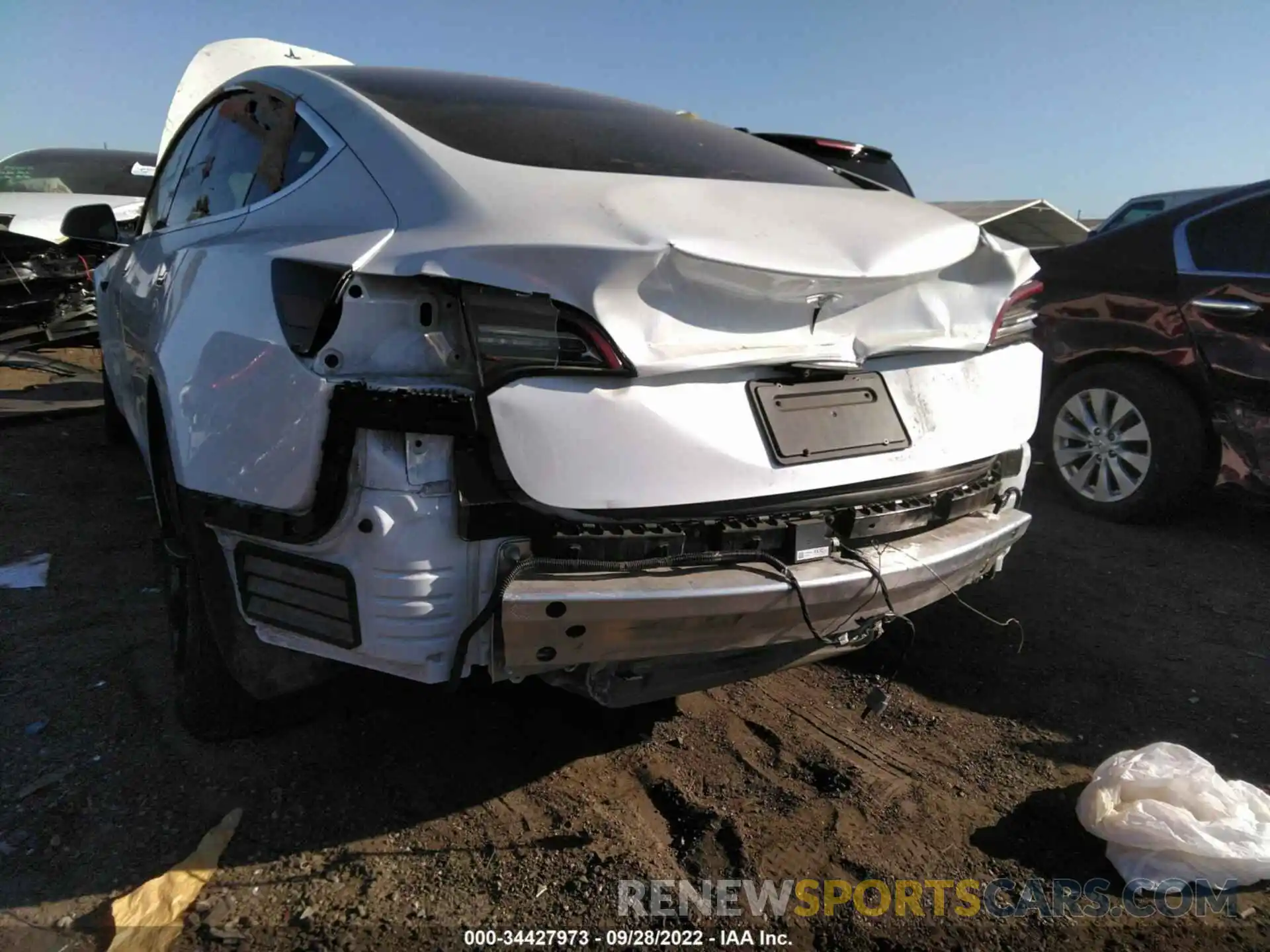 6 Photograph of a damaged car 5YJ3E1EA5LF614781 TESLA MODEL 3 2020